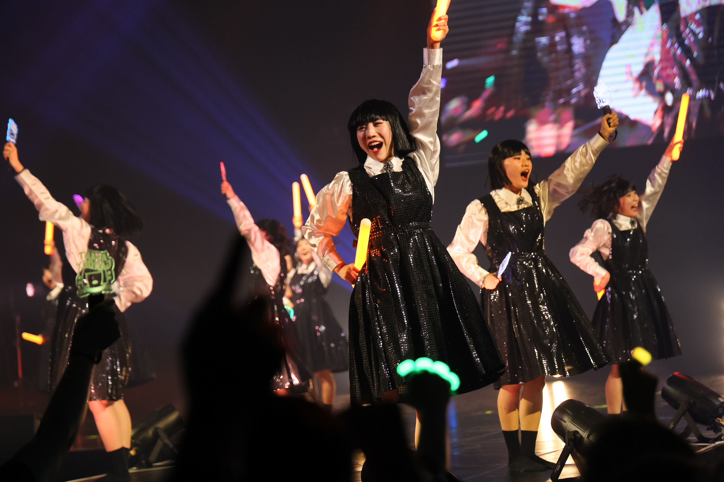 avantgardey連續三天在台表演，17名舞者整齊畫一動作讓觀眾嘆為觀止。（B’in Live Entertainment提供）