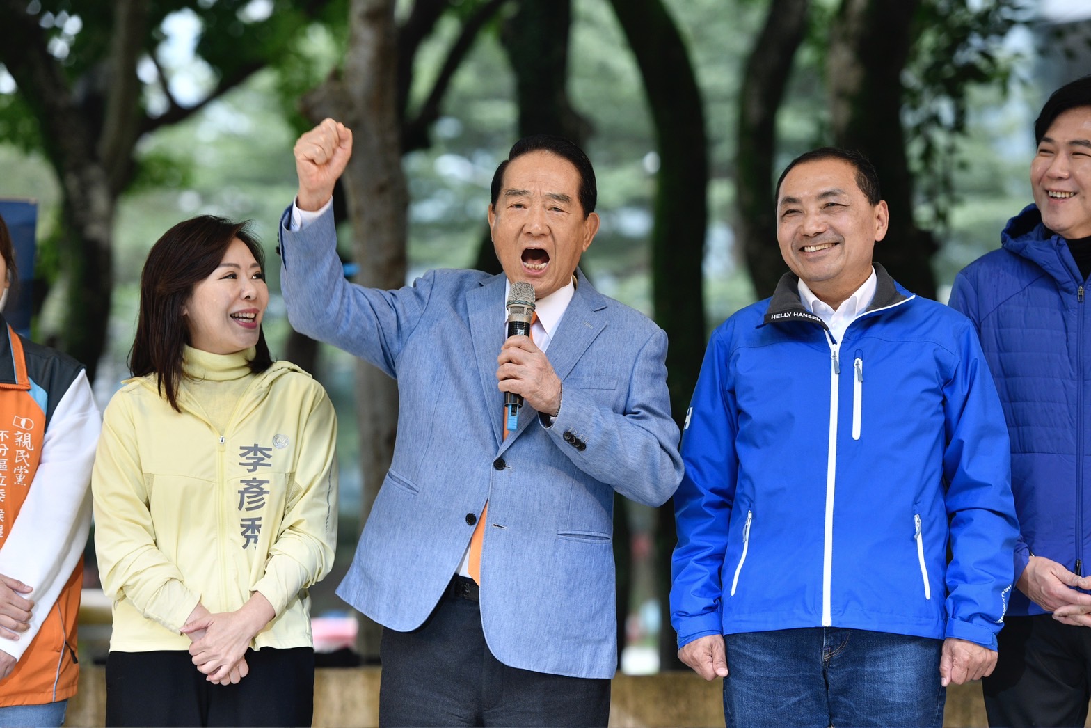 親民黨主席宋楚瑜今首度與國民黨總統候選人侯友宜同台，力挺侯趙配的意味濃厚。