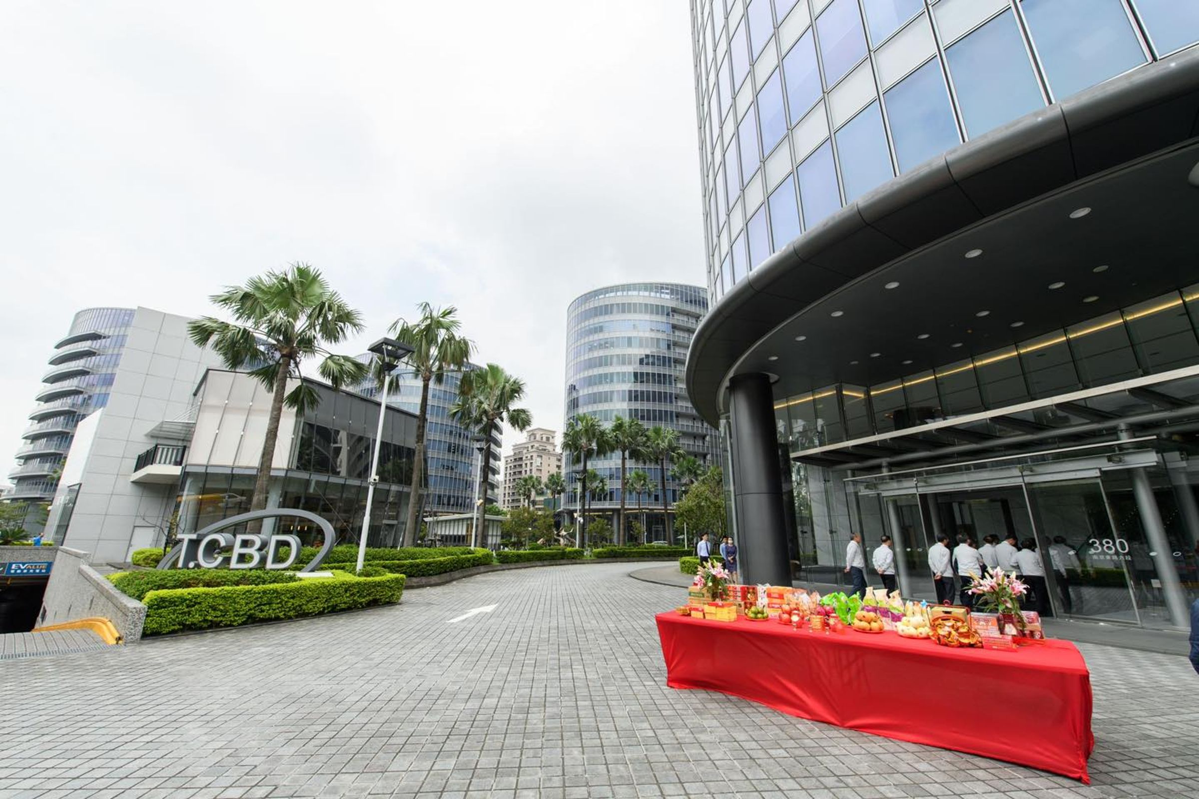 台塑集團20日正式搬遷入駐台北市內湖科技園區，使原先壅塞的內湖交通更加惡化。（翻攝自臉書＠台塑企業 Formosa！）
