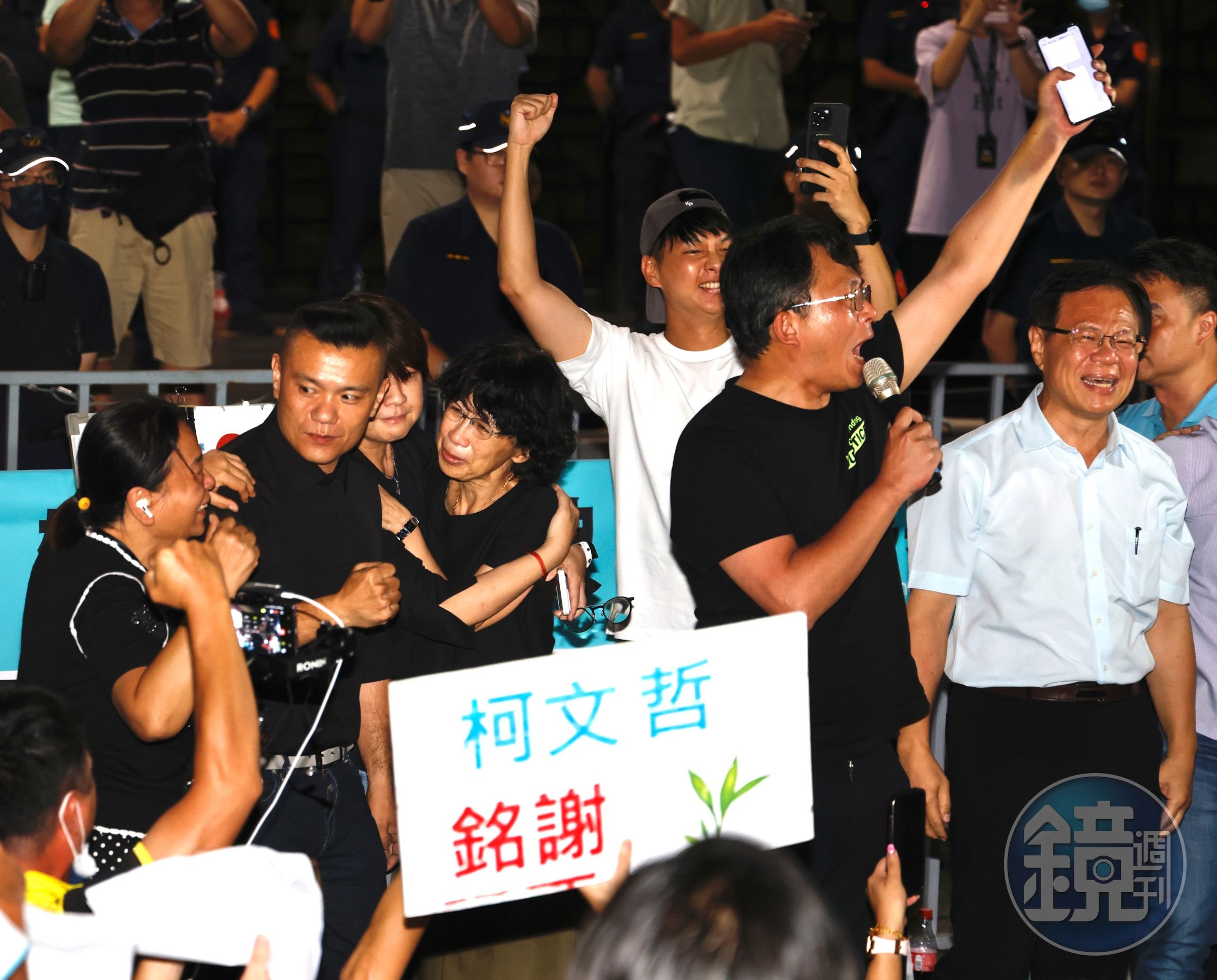 小笠原欣幸稱，目前民眾黨剩10%鐵粉支持。