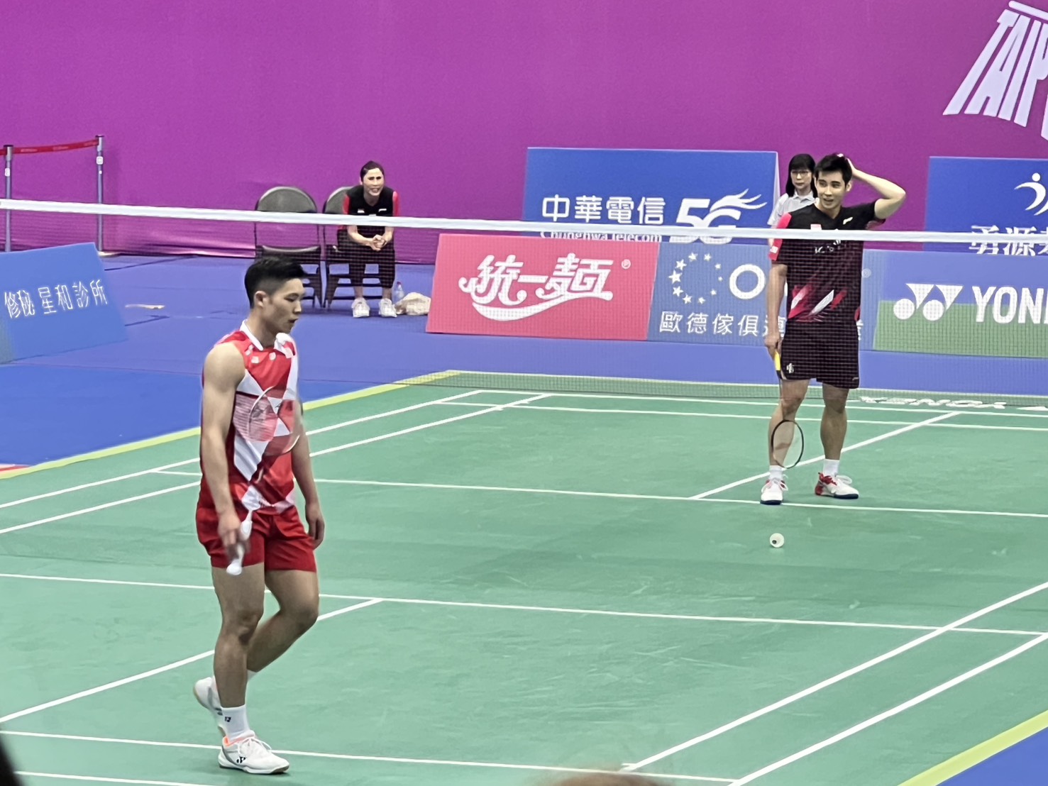 周天成一度連續化解4個冠軍點，讓駱建佑嚇出一身冷汗。（讀者提供）