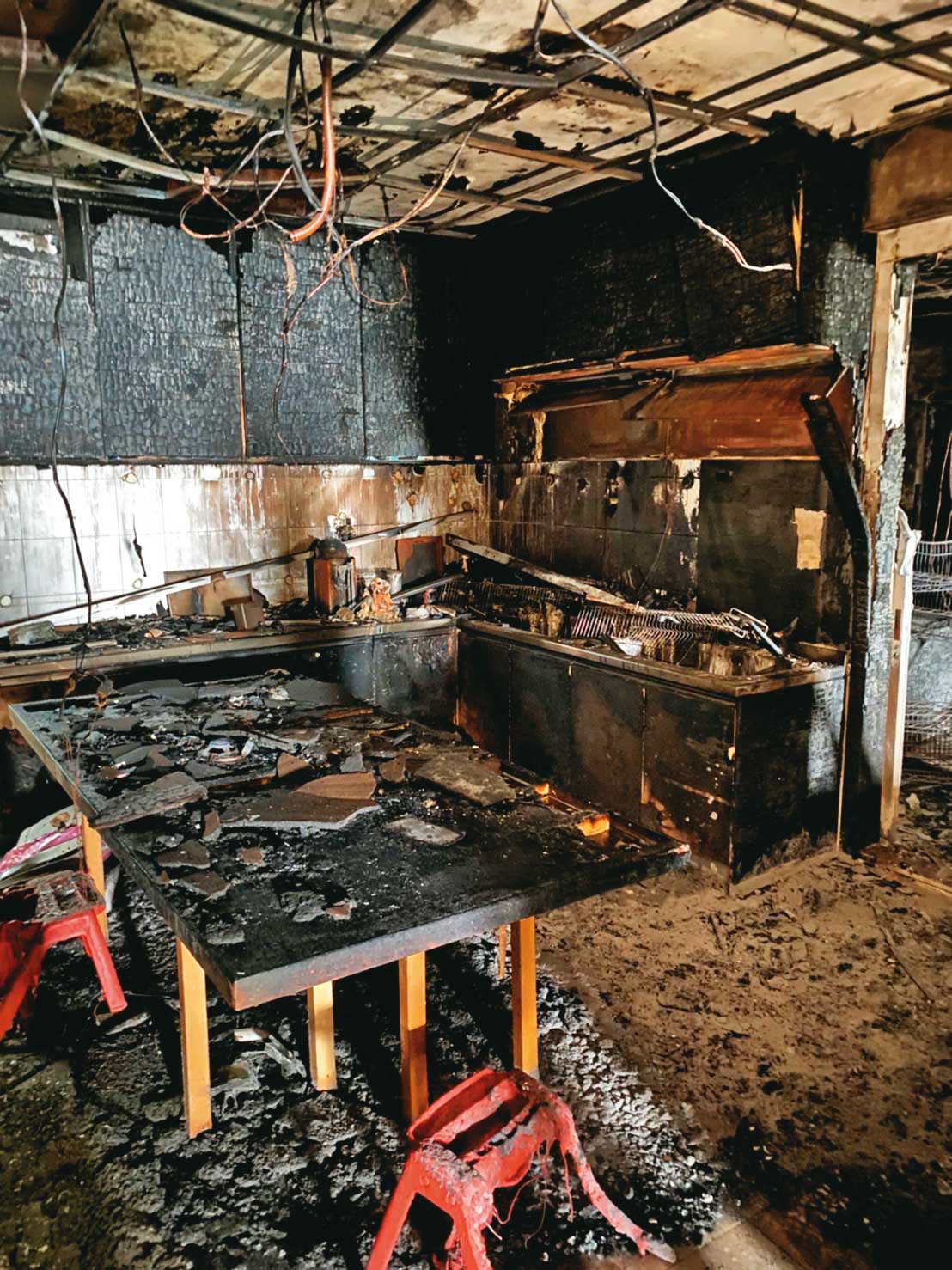 安親班遭大火焚毀，屋內所有設備、教具付之一炬。（讀者提供）