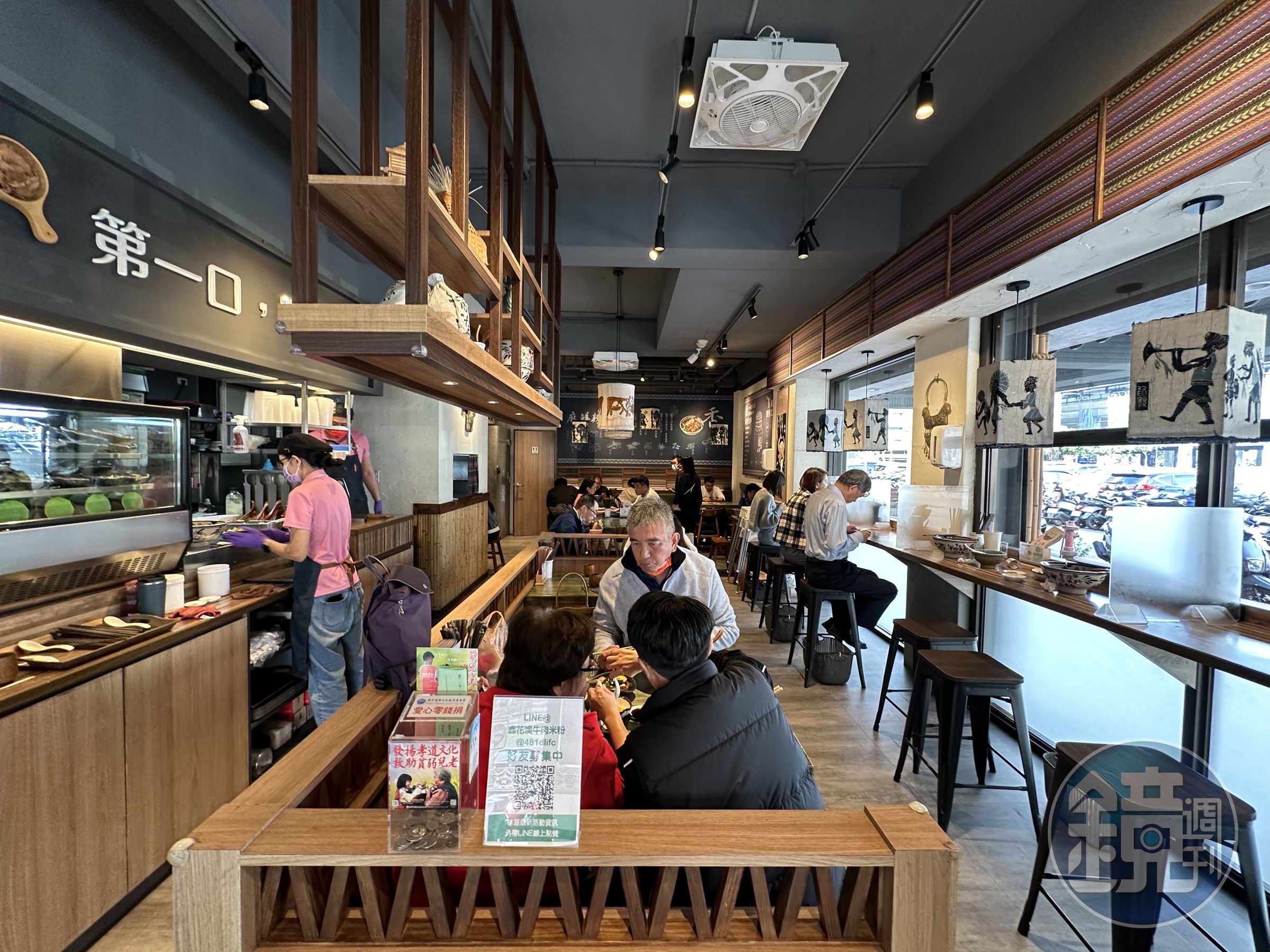 店內座位數不多,用餐時間經常需要排隊。