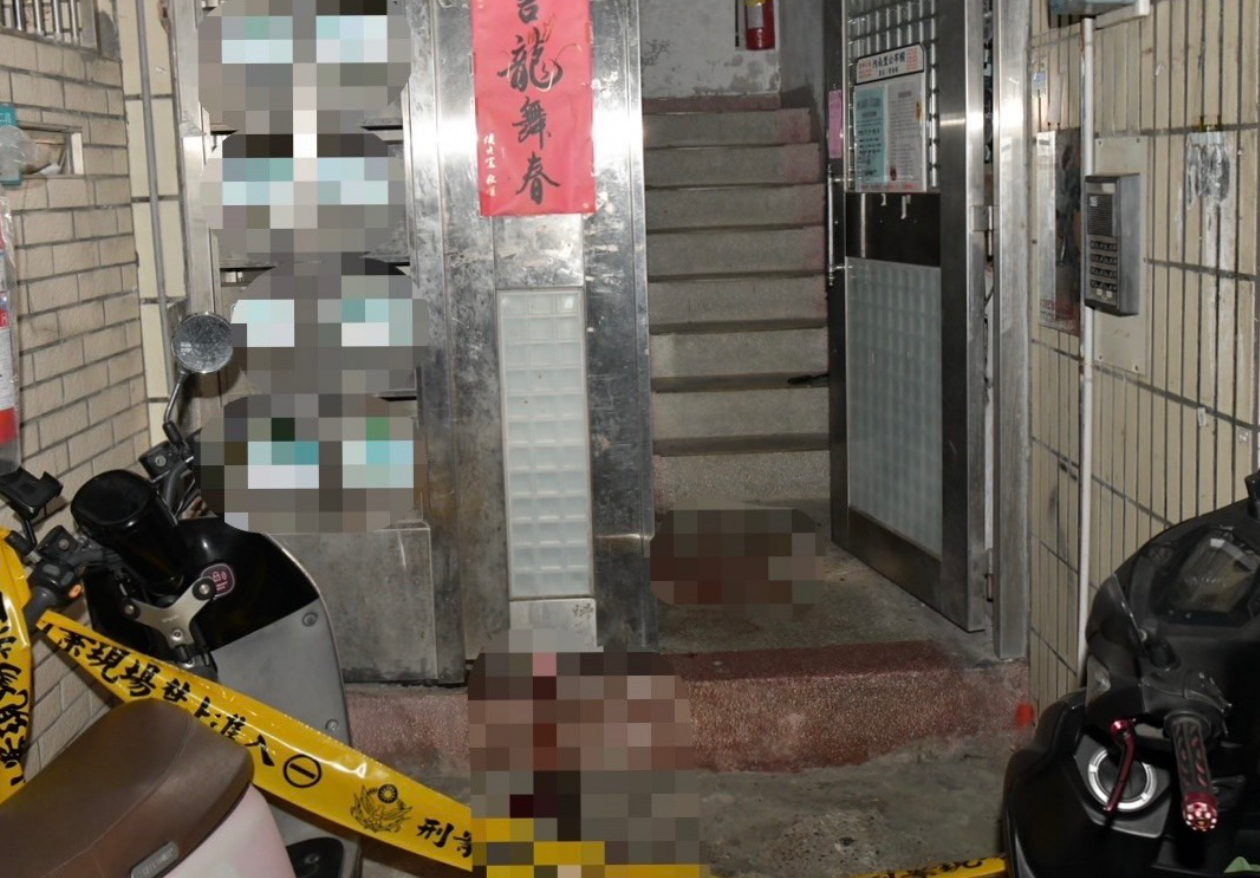 中和公公殺紅眼狂砍媳婦百刀。（翻攝畫面）