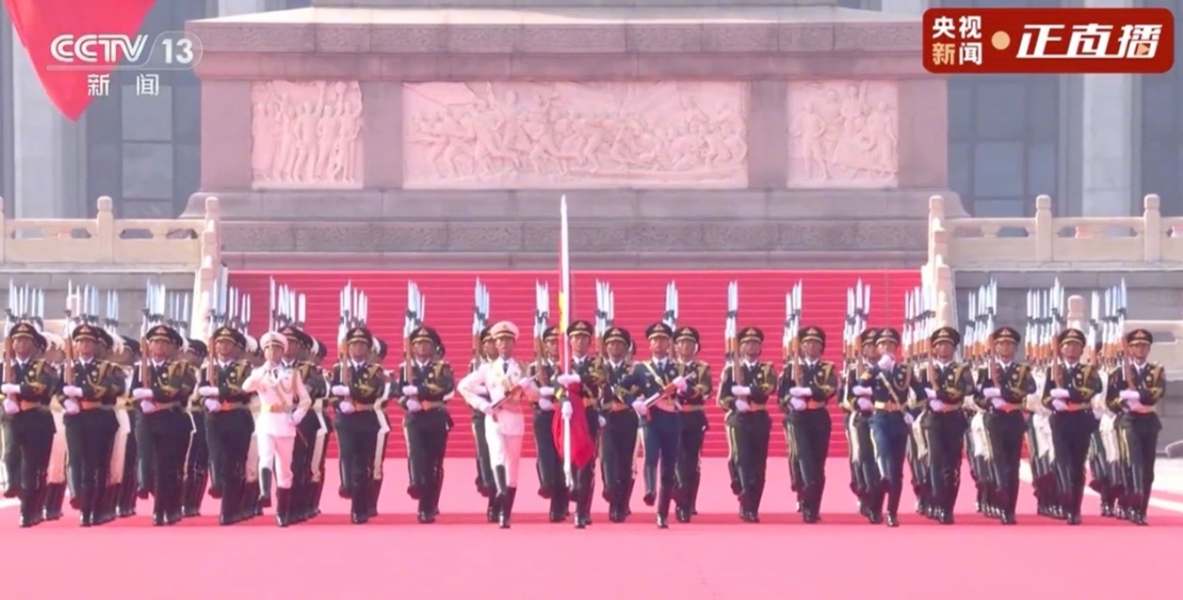 九三大閱兵登場。(翻攝自微博)