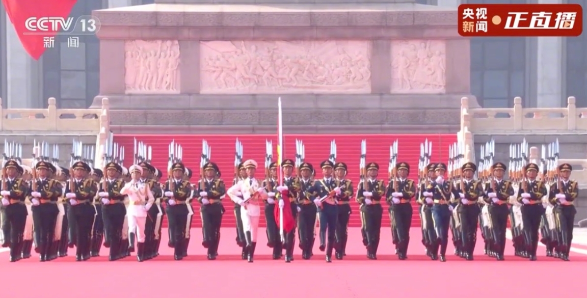 九三大閱兵登場。（翻攝自微博）