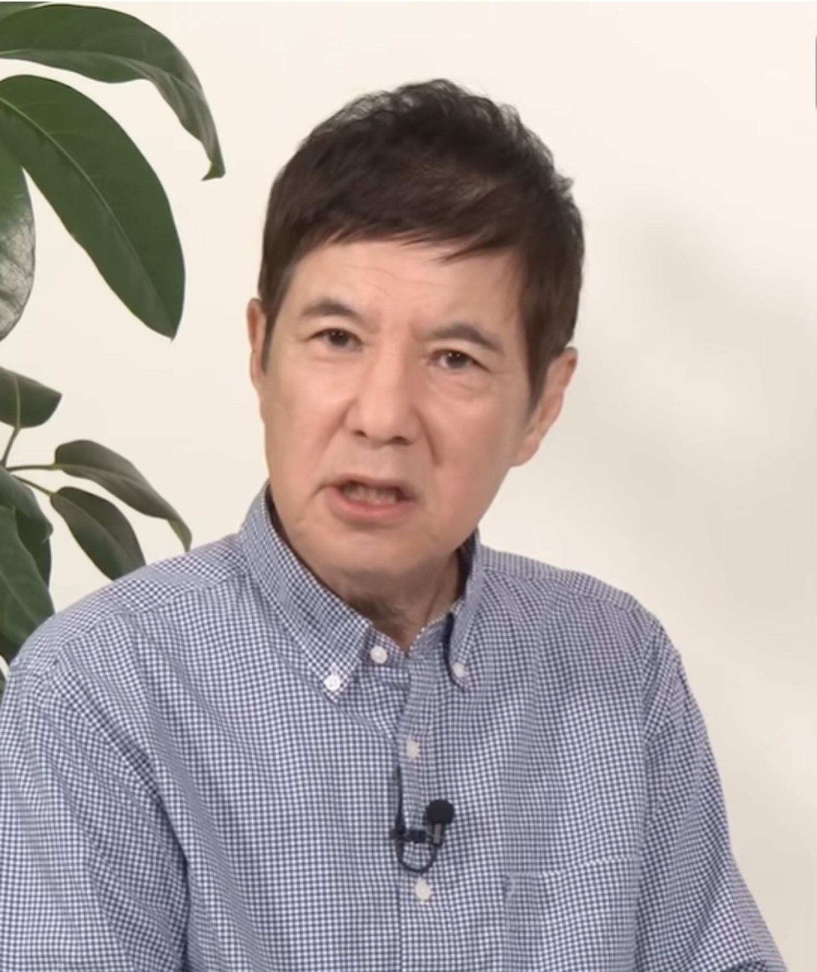 關根勤透露曾目睹經紀人安排女星出席飯局，結束後陪睡製作人換上位機會。（圖／翻攝自YouTube／鏡週刊）