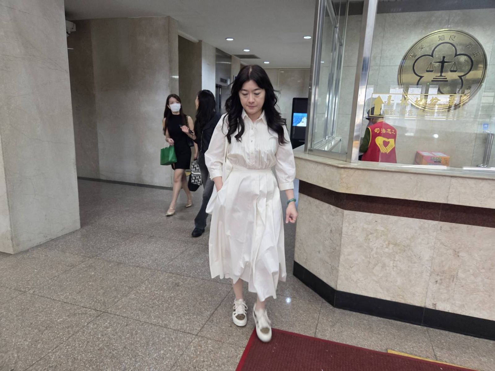 調查局辦案草率違法銬人遭求國賠 楊智惠:只求真相可索賠1元
