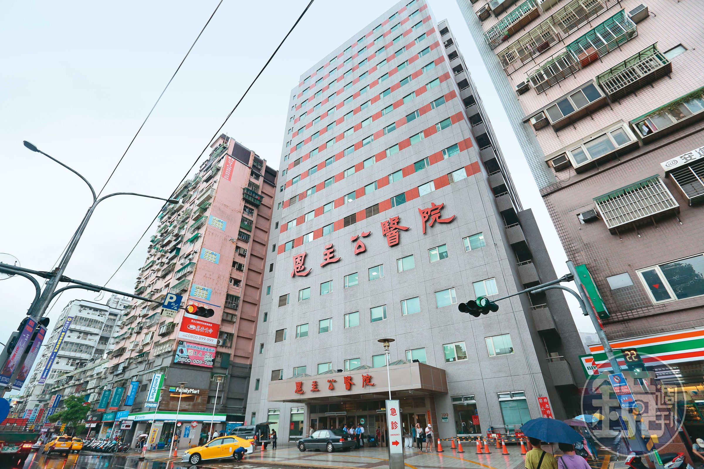 三峽恩主公醫院過去曾討論擴建但卡關,李四川允諾年底當選後,將以市府角色給予協助。