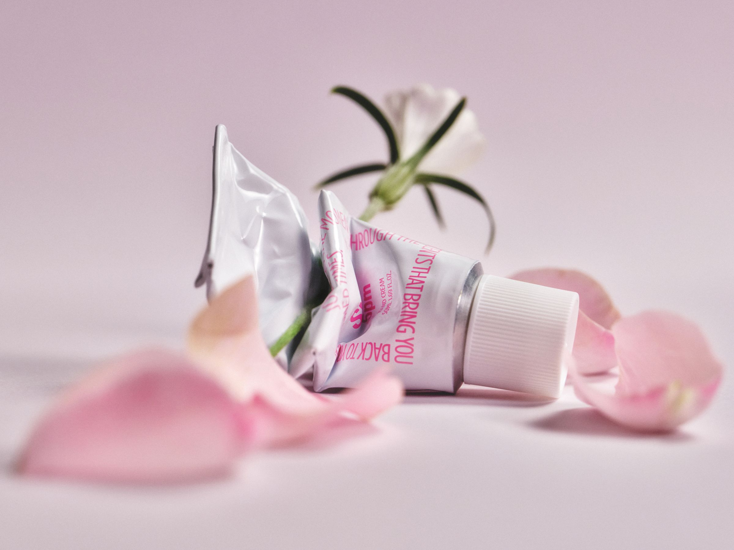 SW19 5pm護手霜。NT$980/50ml