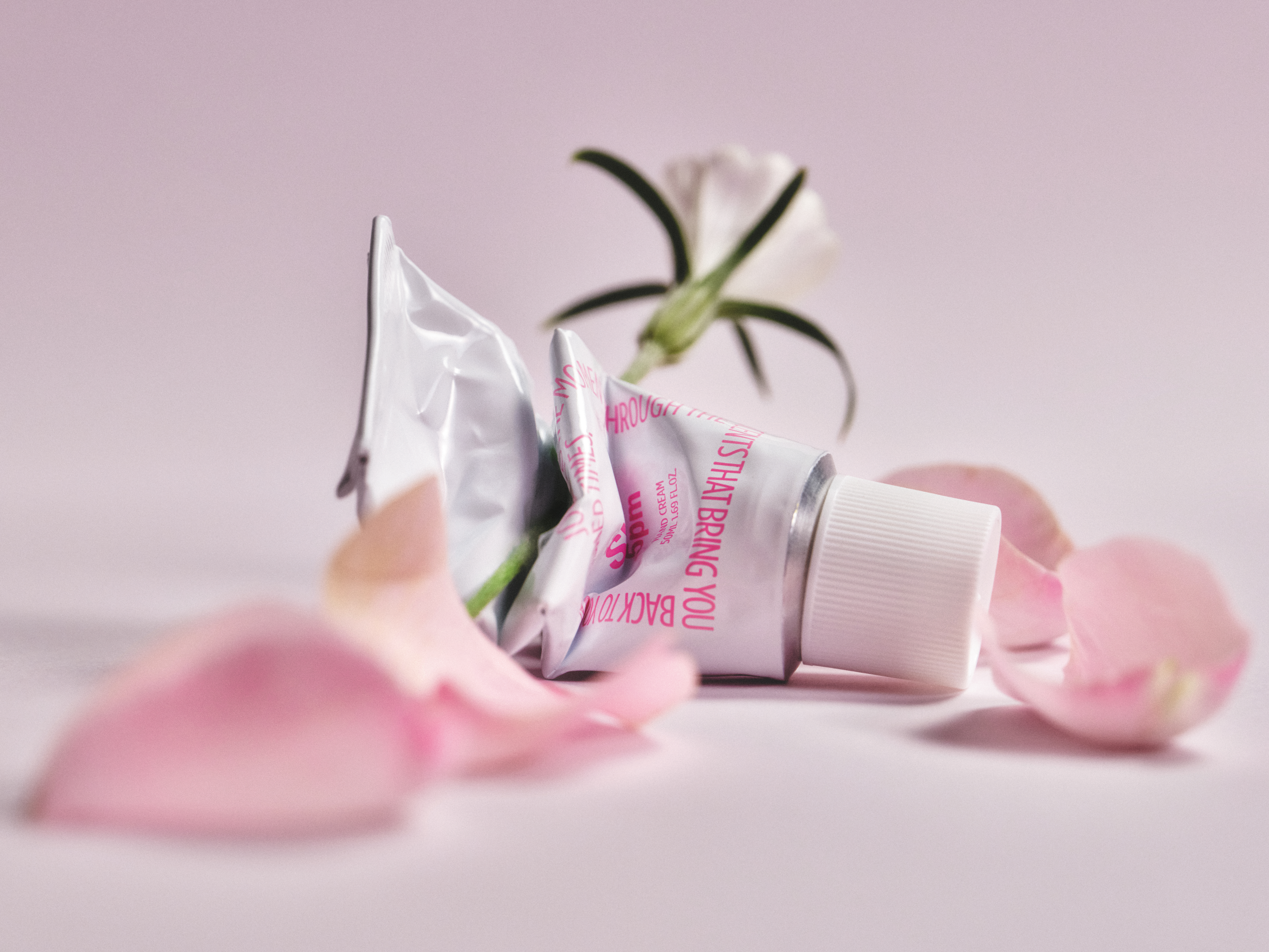 SW19 5pm護手霜。NT$980/50ml