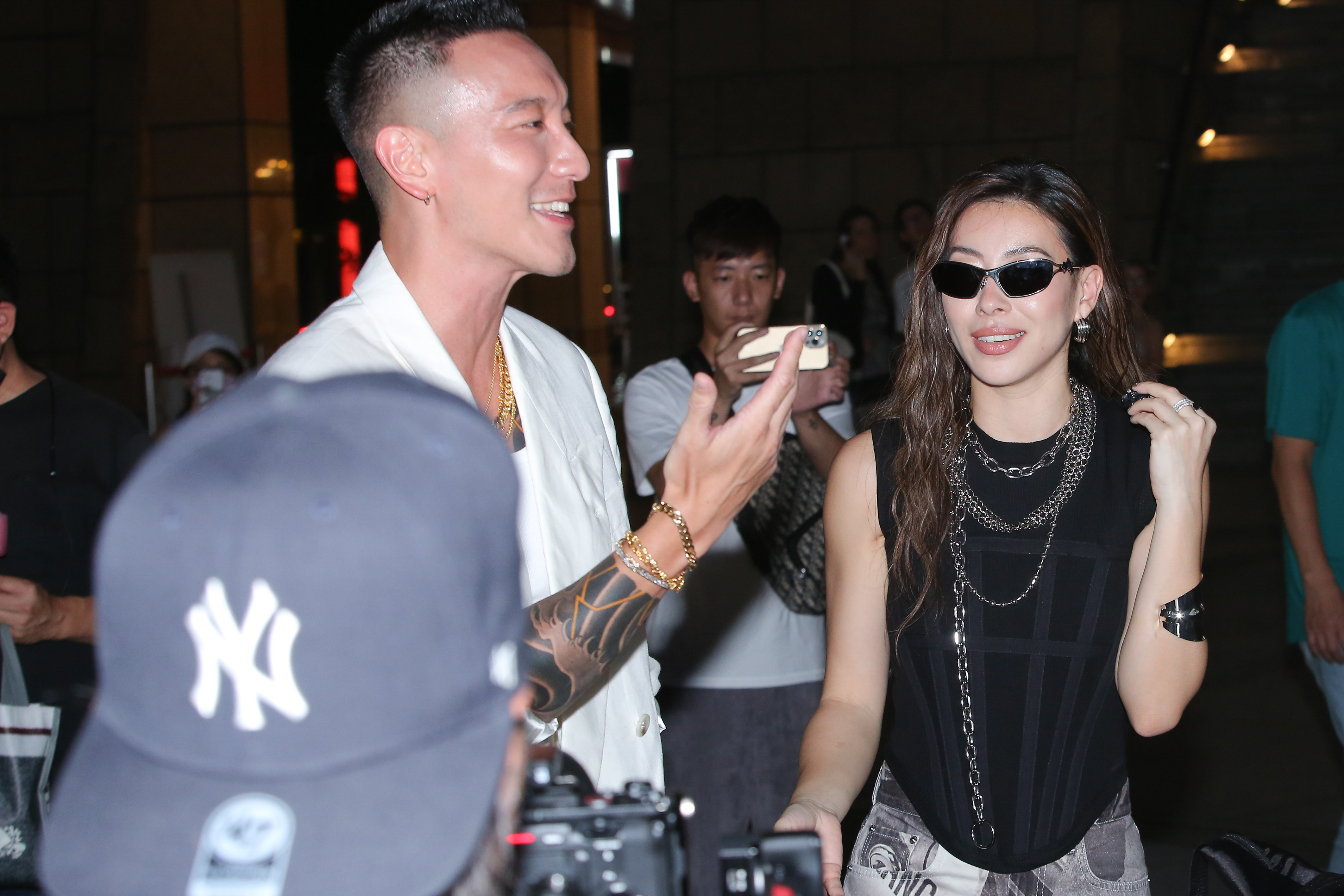 王陽明、蔡詩芸夫妻台上不合體，幸好台下還是有同框。