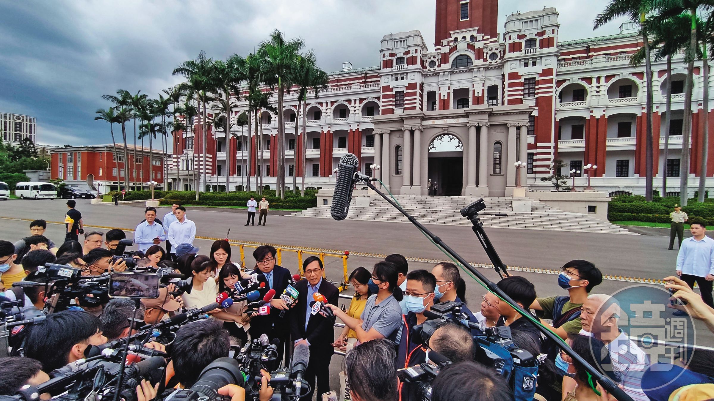陳水扁保外就醫後活力滿滿，2023年還曾到總統府前為遭褫奪參政權的兒子陳致中請願。