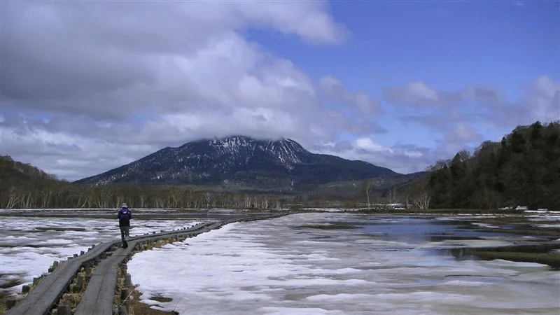 台灣10人登山團挑戰福島縣燧岳，3名隊員中途分開走散失聯，經搜救終於平安尋獲。（日本燧岳，photo-ac）