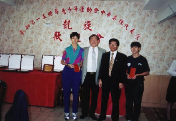 桌球界老將遭質疑！關於葉伊恬事件風波，體育署長鄭世忠公開點名桌協副理事長楊正雄（左2）「應負責」。（翻攝自體育署官網）