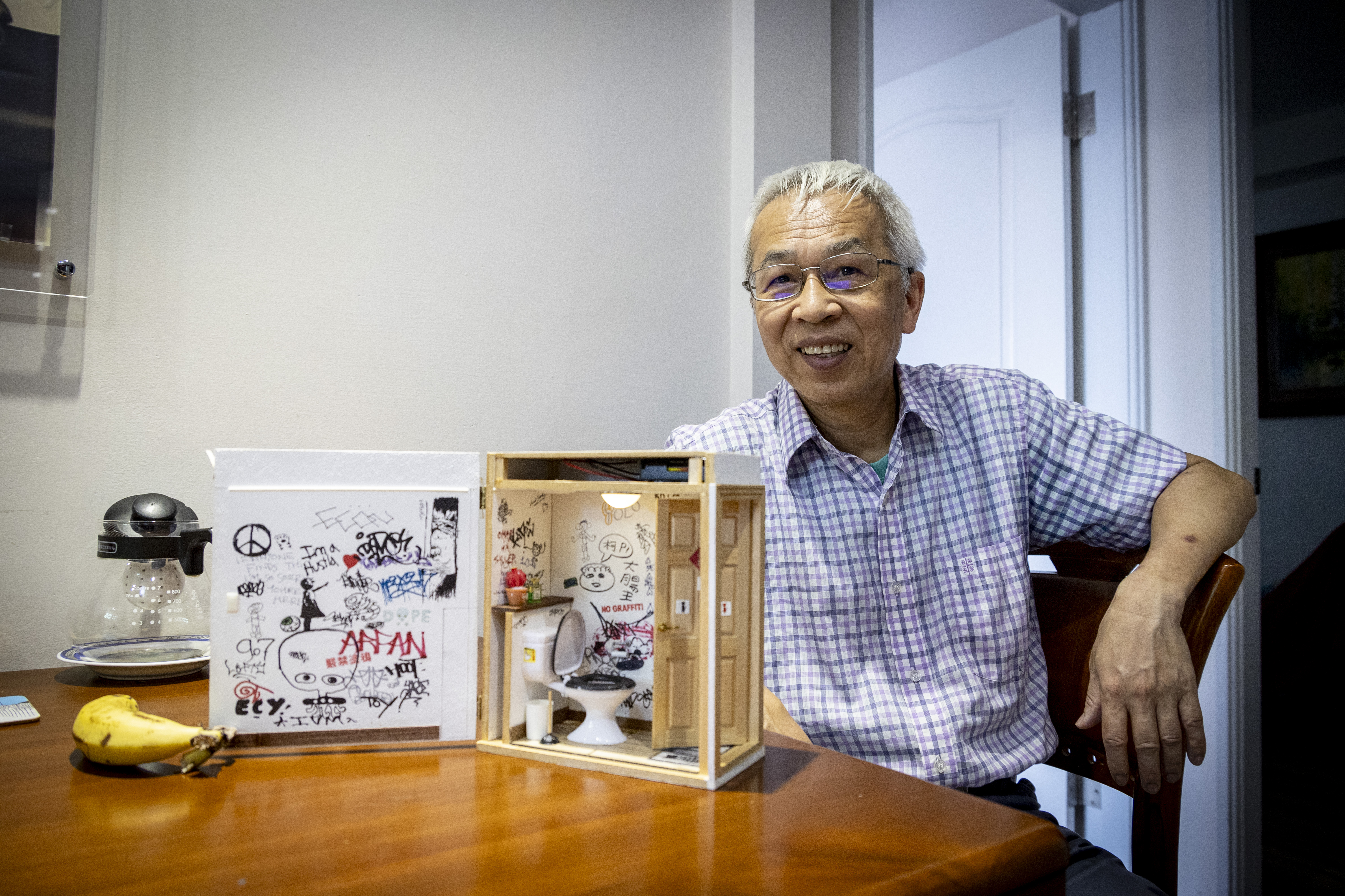 畢恆達長年關注廁所如何設計得更貼近所有人的使用經驗，同時研究塗鴉次文化。去年，他出版回憶錄《出國吃冰絕不能咳嗽：小畢老師的溫柔與反骨》，書名也很有哏。