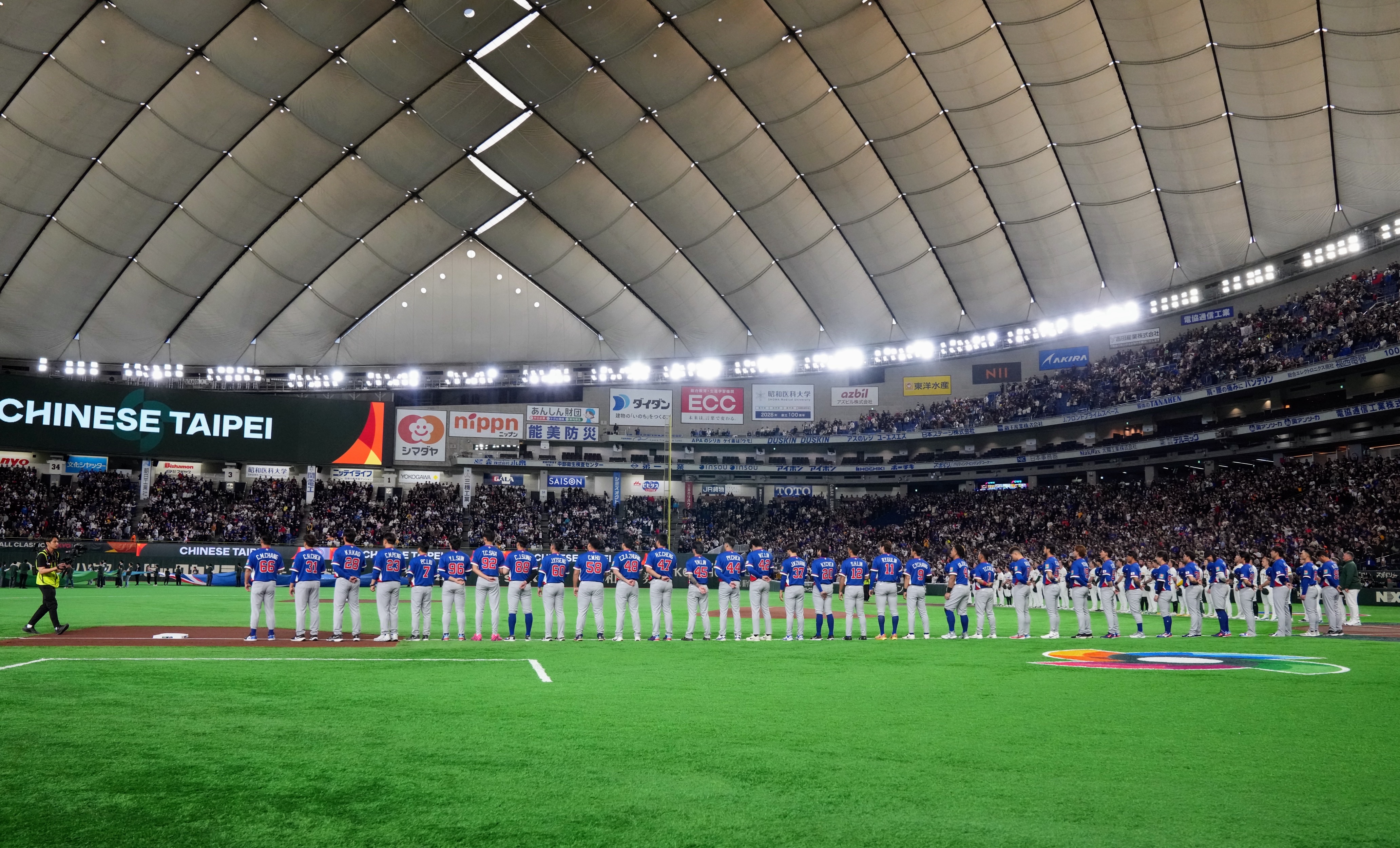 全台一心！今晚台灣隊將對決日本隊，全台球迷凝聚所有力量，為台灣隊加油。