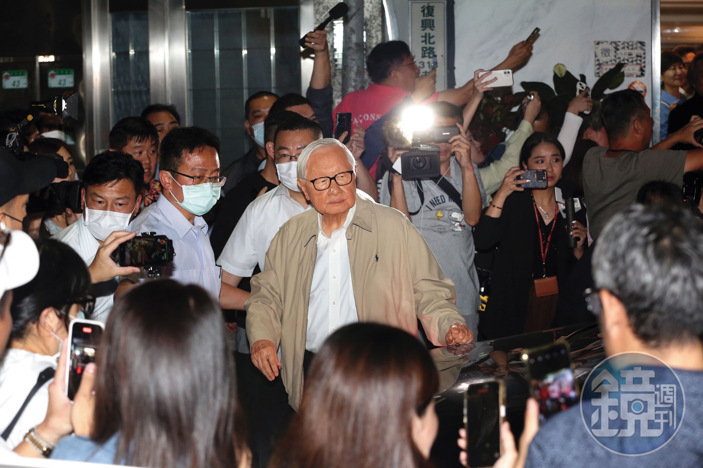 台積電創辦人張忠謀被封為「台灣半導體教父」,聲望極高。