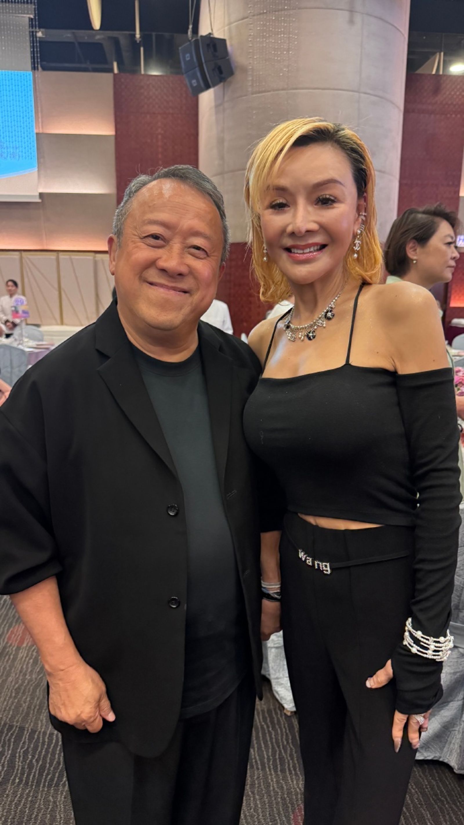 曾國城（左）和葉子楣（右）。（翻攝汪曼玲微博）