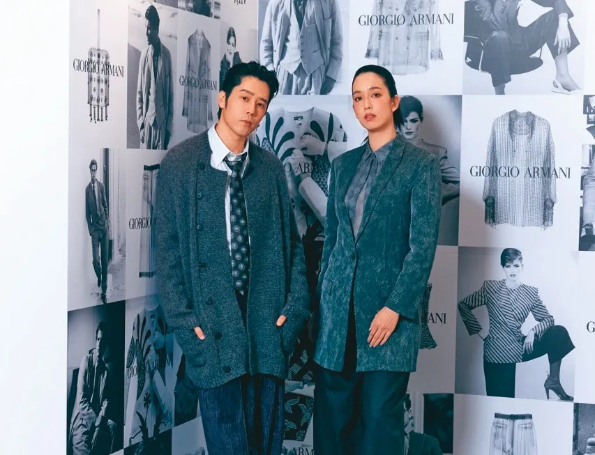 陳庭妮（右）與胡宇威（左）出席「Armani╱Archivio」典藏大展。（奧西尼提供）