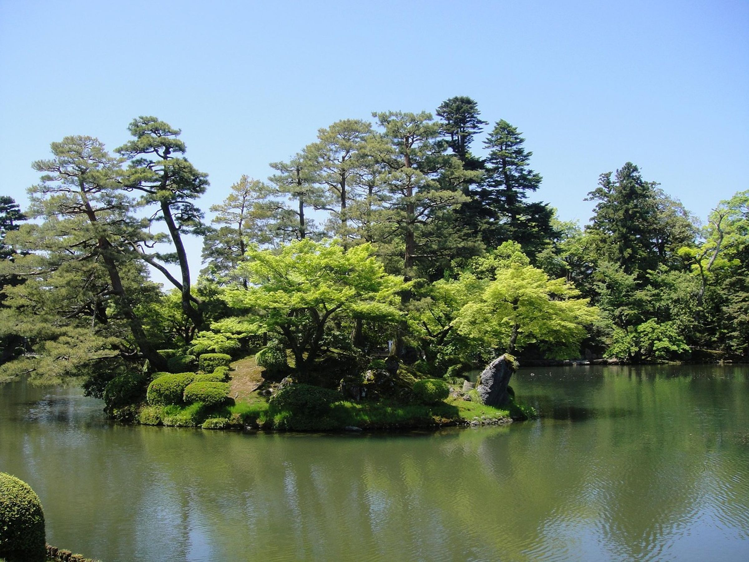 兼六園是日本三大名園之一，日式庭園造景十分幽美。（示意圖，pixabay）