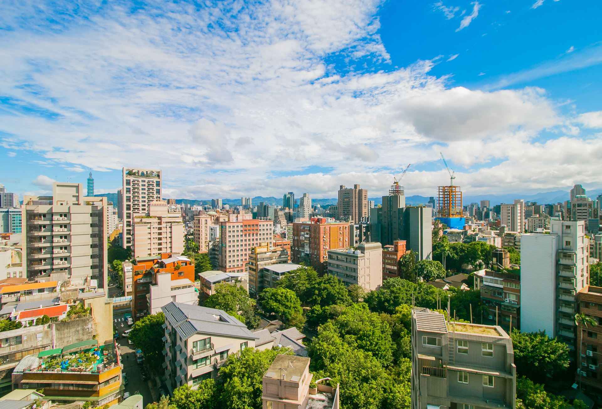 永慶房屋針對人口數最多的10個縣市,統計千萬以內住宅交易情形。(房市示意圖)