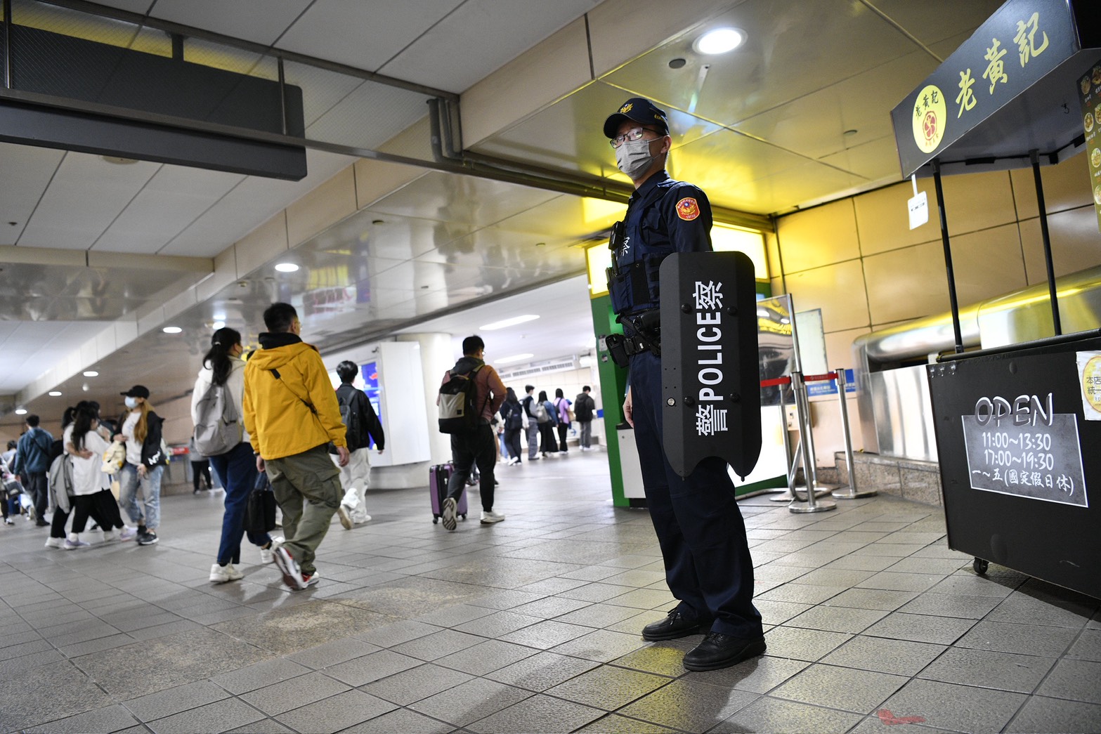 警政署今日公布最新統計，案發至今短短1週，全國已受理達94件網路恐嚇案，目前共查獲13件並移送12名嫌犯，其中4人遭羈押。（鏡報李智為）