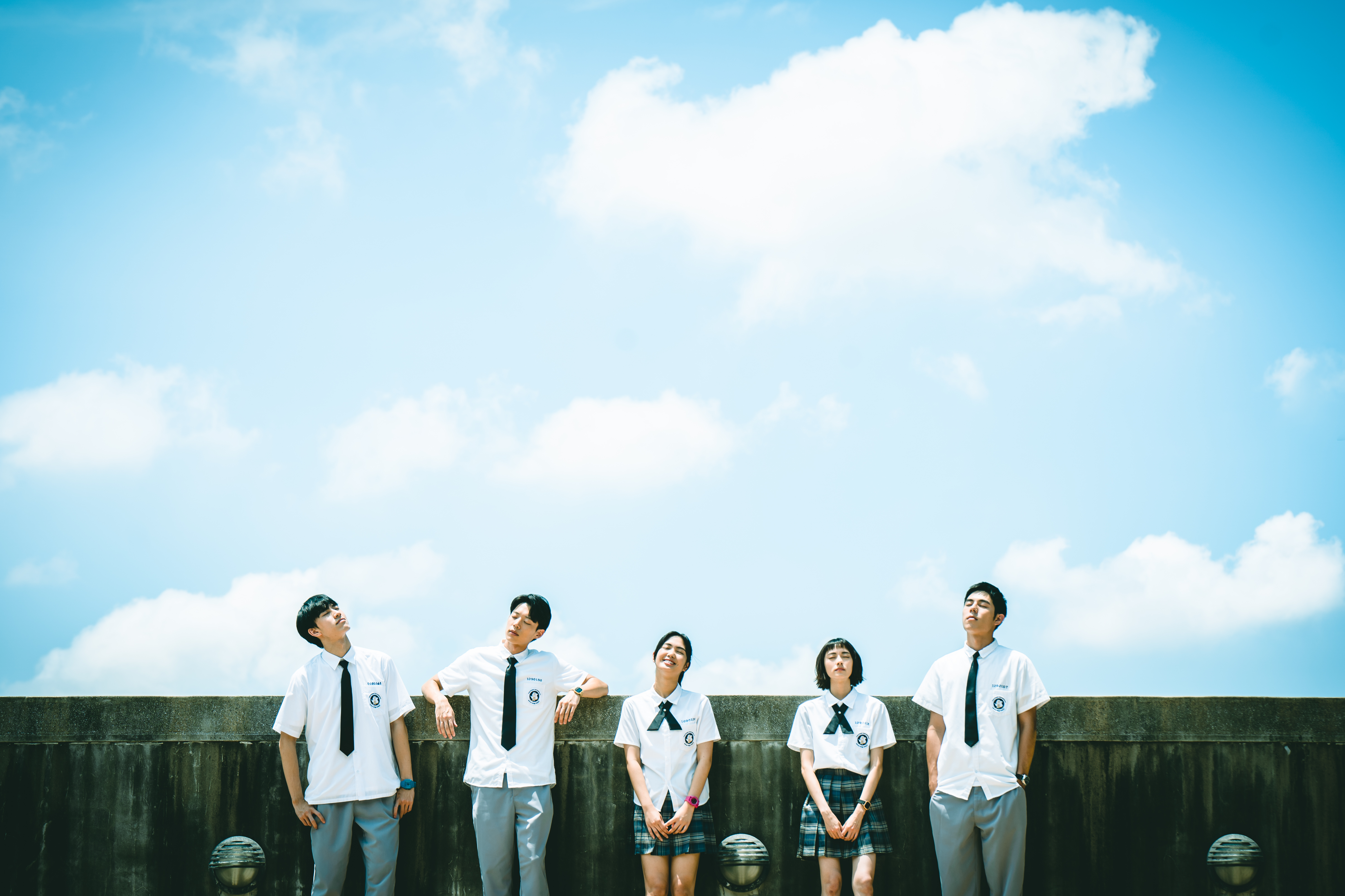 《讓我看見你是誰》主演金東昱（左起）、黃信赫、雷嘉汭、鄭宇恩、詹懷雲。（CATCHPLAY+提供）