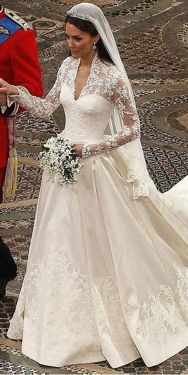 凱特王妃（Kate Middleton）2011年結婚時的婚紗，即是出自Sarah Burton之手。（翻攝自網路）
