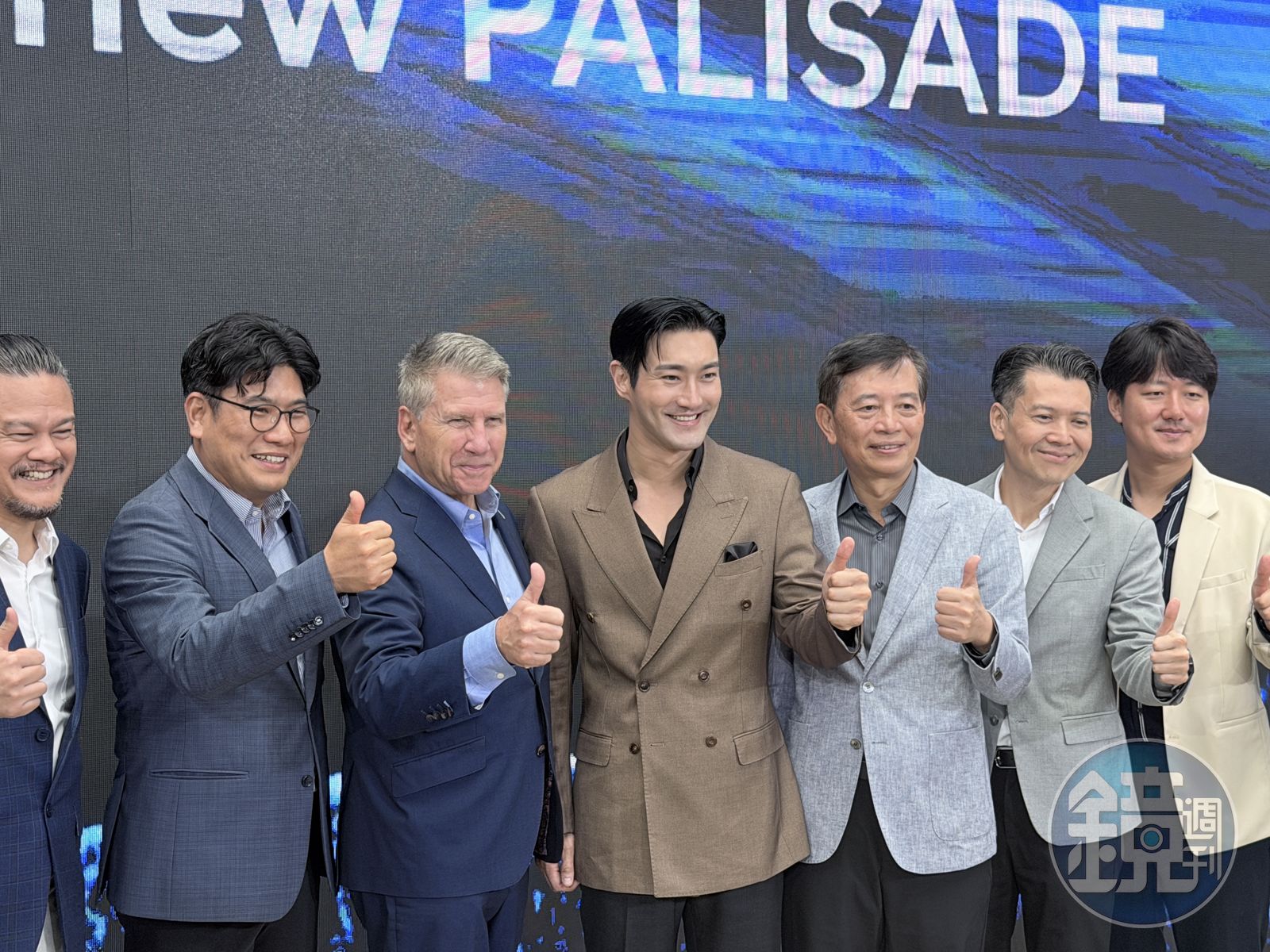貴婦百貨尖叫聲炸裂 南陽實業7位數代言費請來崔始源韓味拚銷售!