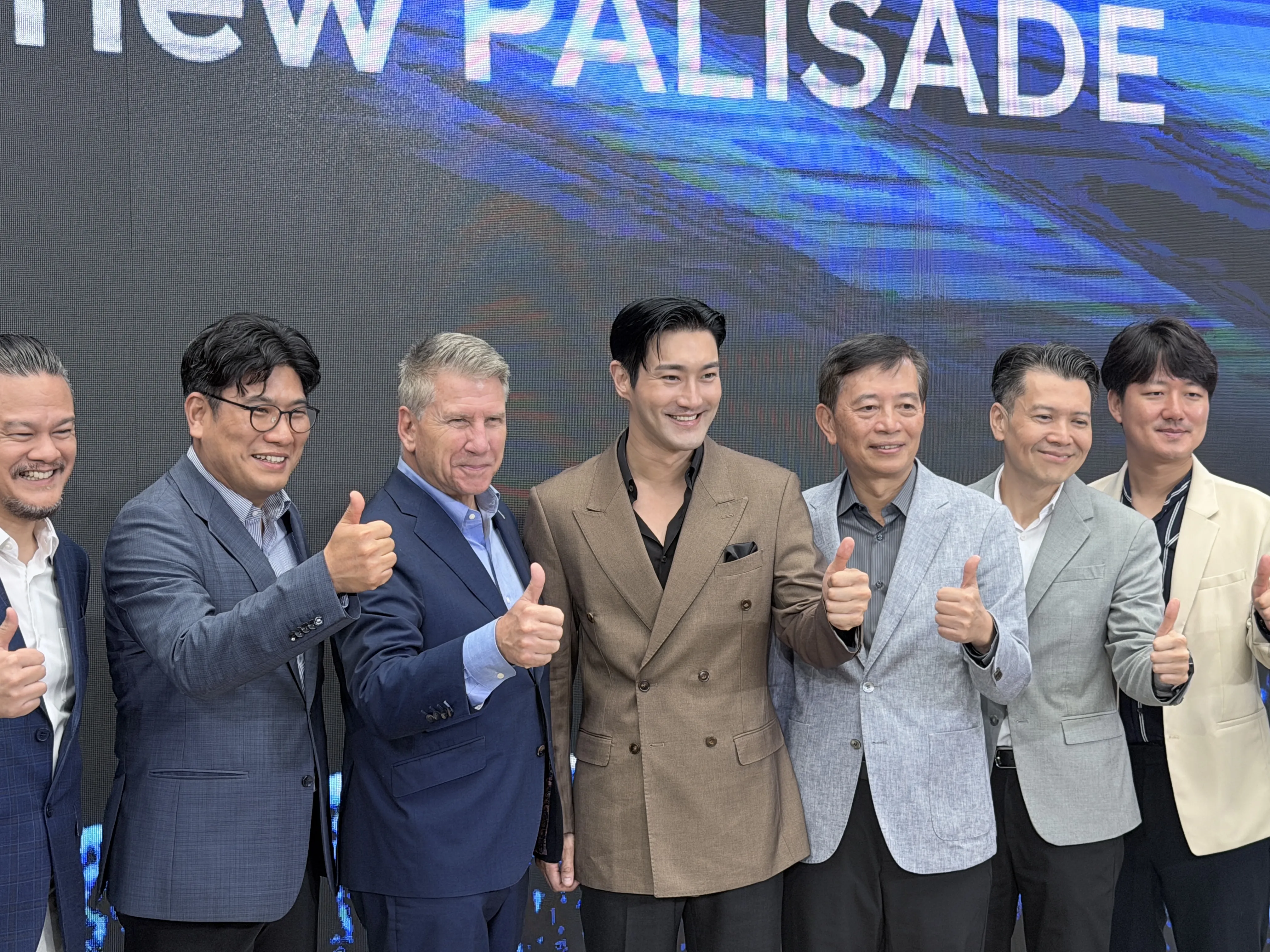 南陽實業今（20）日舉辦新車發表會，請來韓星崔始源為新車宣傳。