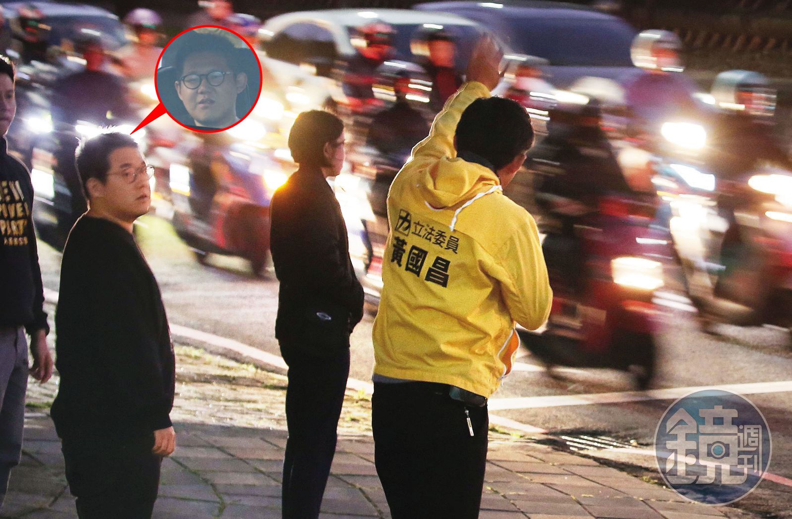 黃國昌的姻親表弟賴以強（左）曾現金存入10萬元至凱思國際，暗助黃成立狗仔隊跟監政敵