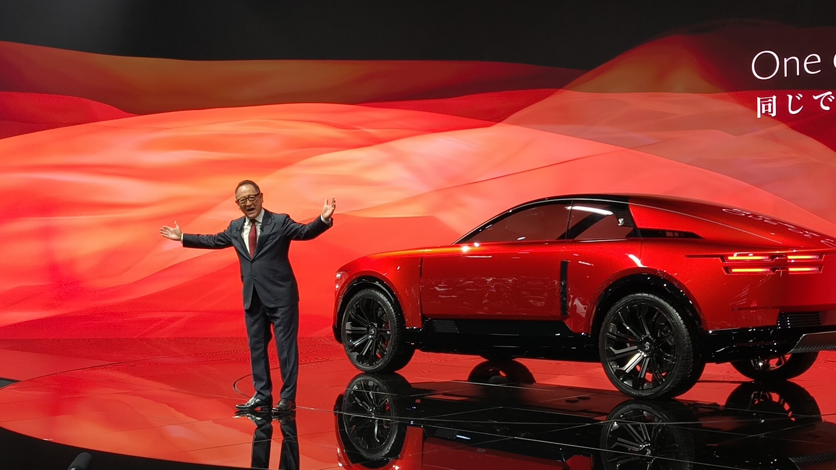 豐田會長豐田章男出席全新豐田集團頂峰新品牌Century （世紀）發表會。