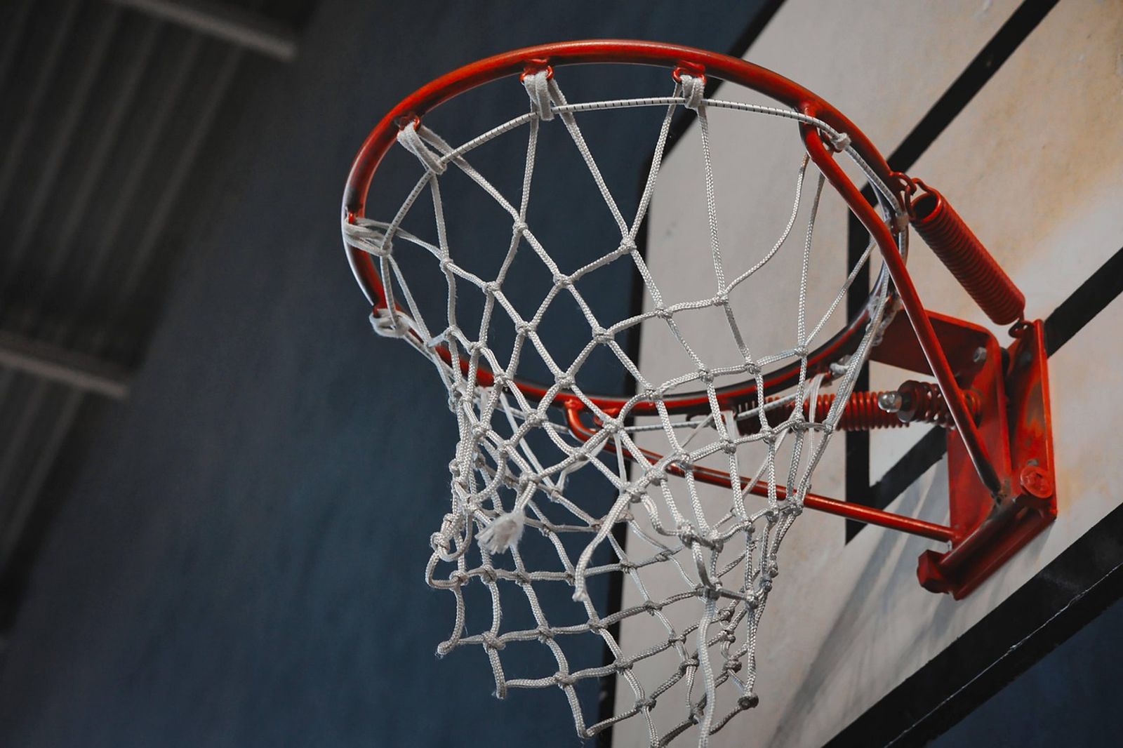 孩子搶籃板被推倒!台中虎媽call out外援 痛毆對方下場曝光