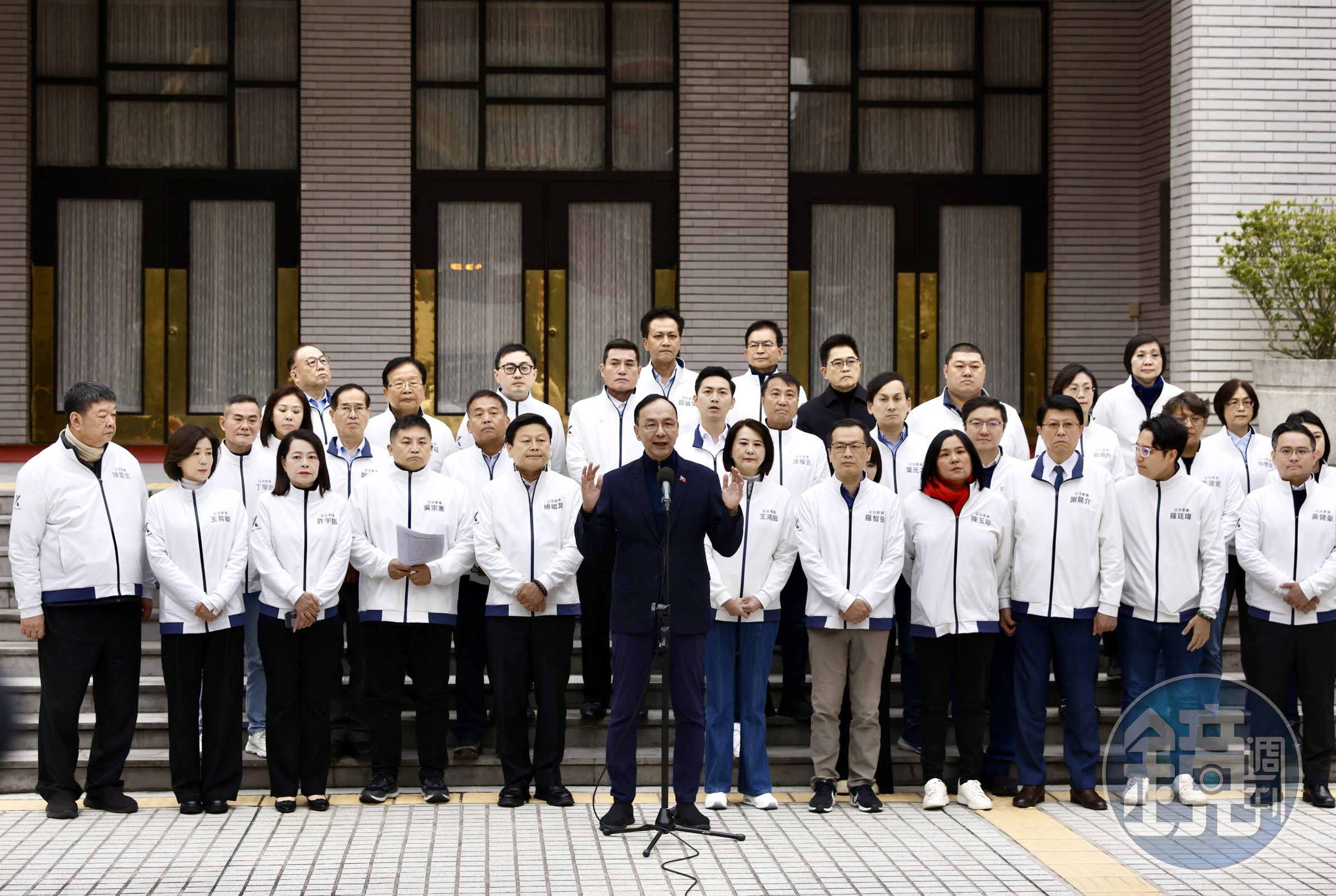 國民黨揆朱立倫宣布要推動反廢死、反戒嚴的公投。