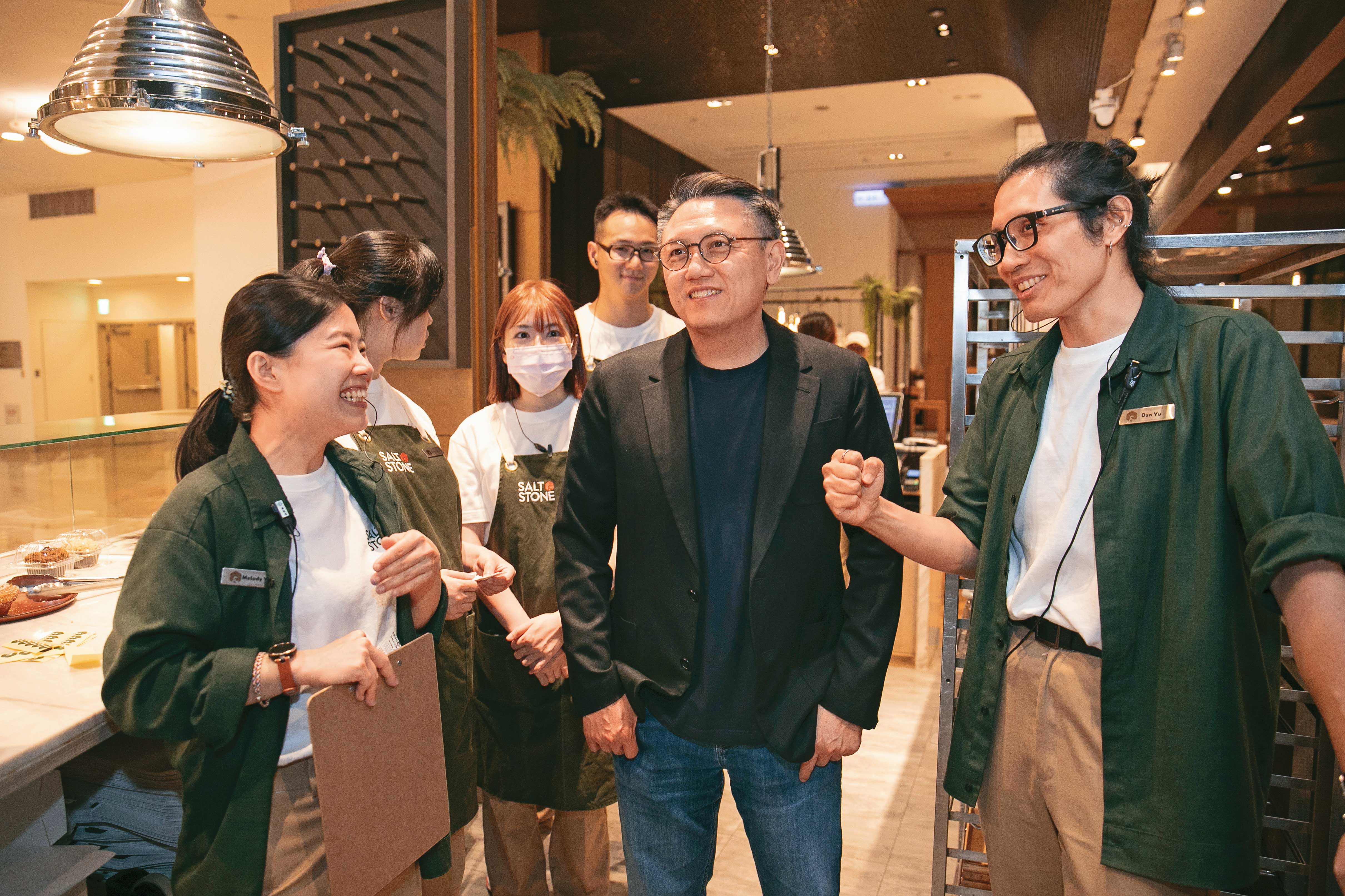開展餐飲董事長邱泰翰認為人力問題恐將引發台灣餐飲業洗牌。