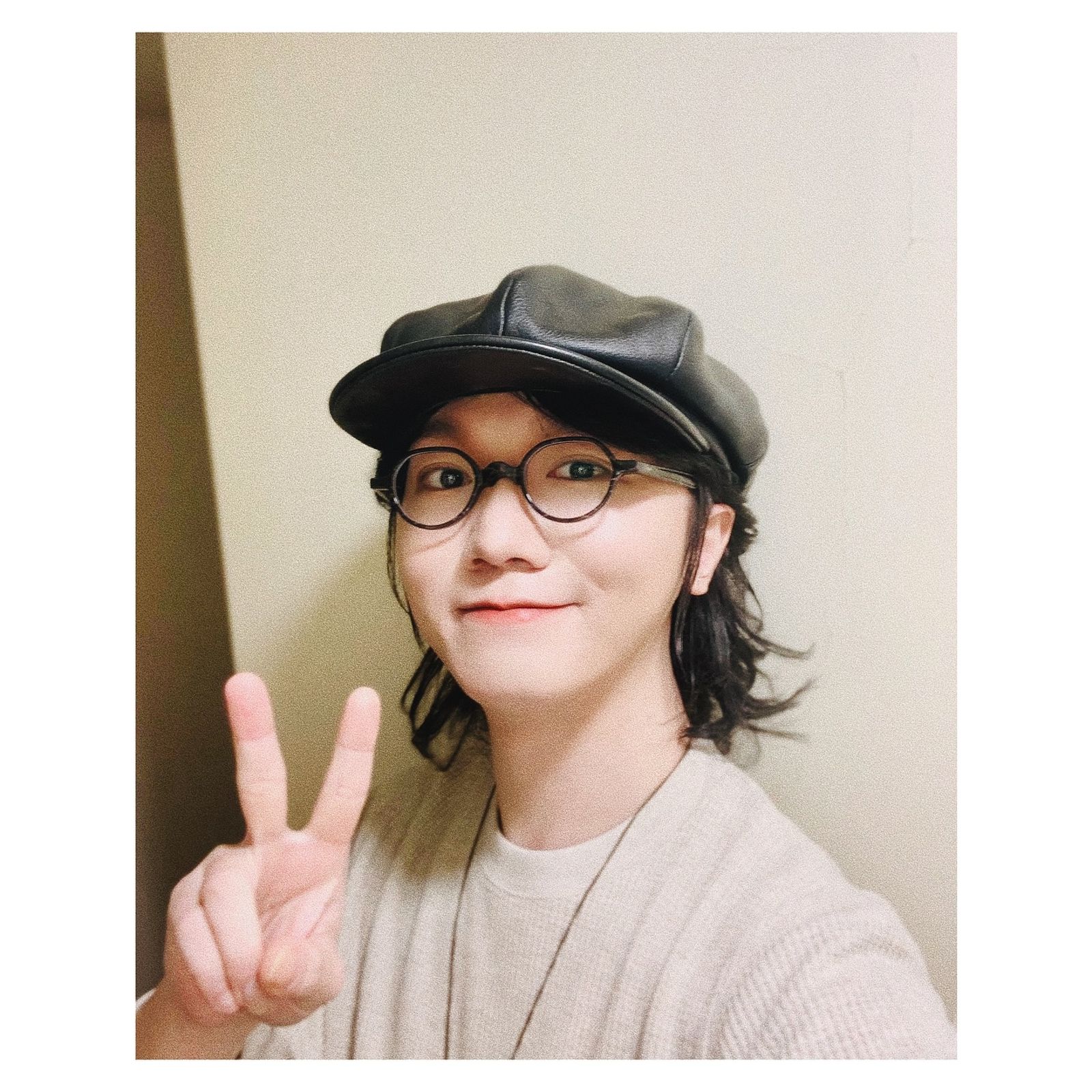 歌手謝震廷被鄰居爆料半夜彈吉他唱歌。（圖／翻攝自謝震廷臉書）