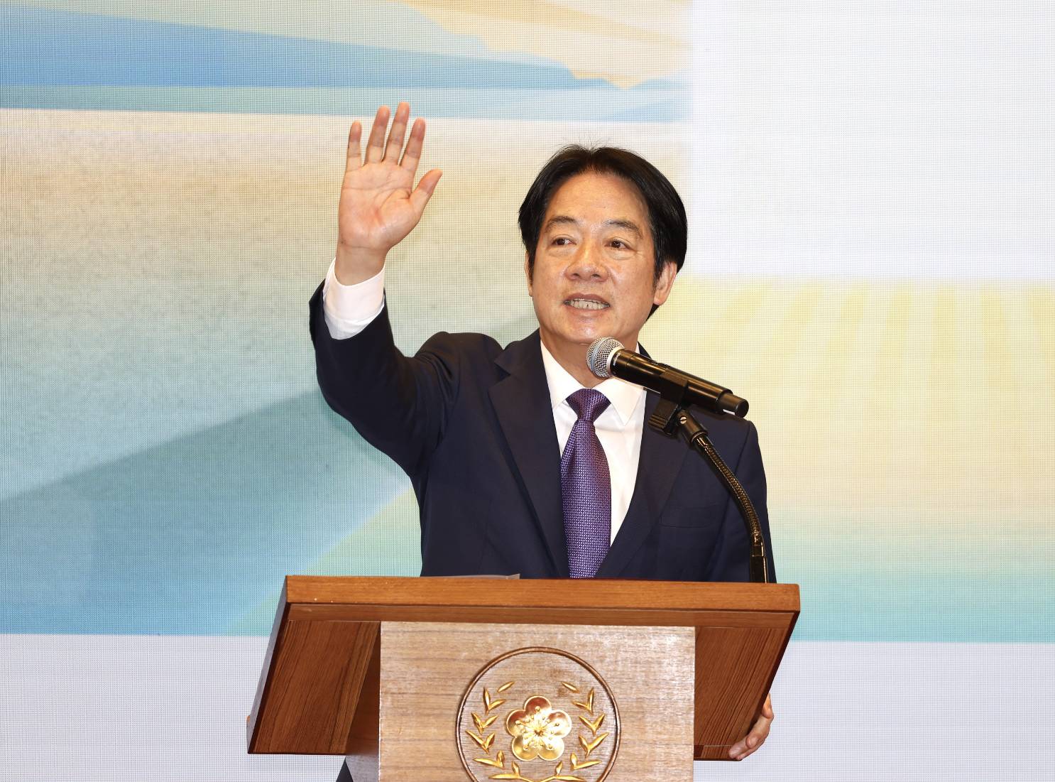 75位學者今日署名提出「捍衛台灣民主法治與和平安全」聲明，指出總統賴清德上任後不斷藉民粹主義凝聚支持者，使台灣言論自由的空間快速遭到壓縮，呼籲民進黨政府懸崖勒馬。（本刊資料照）