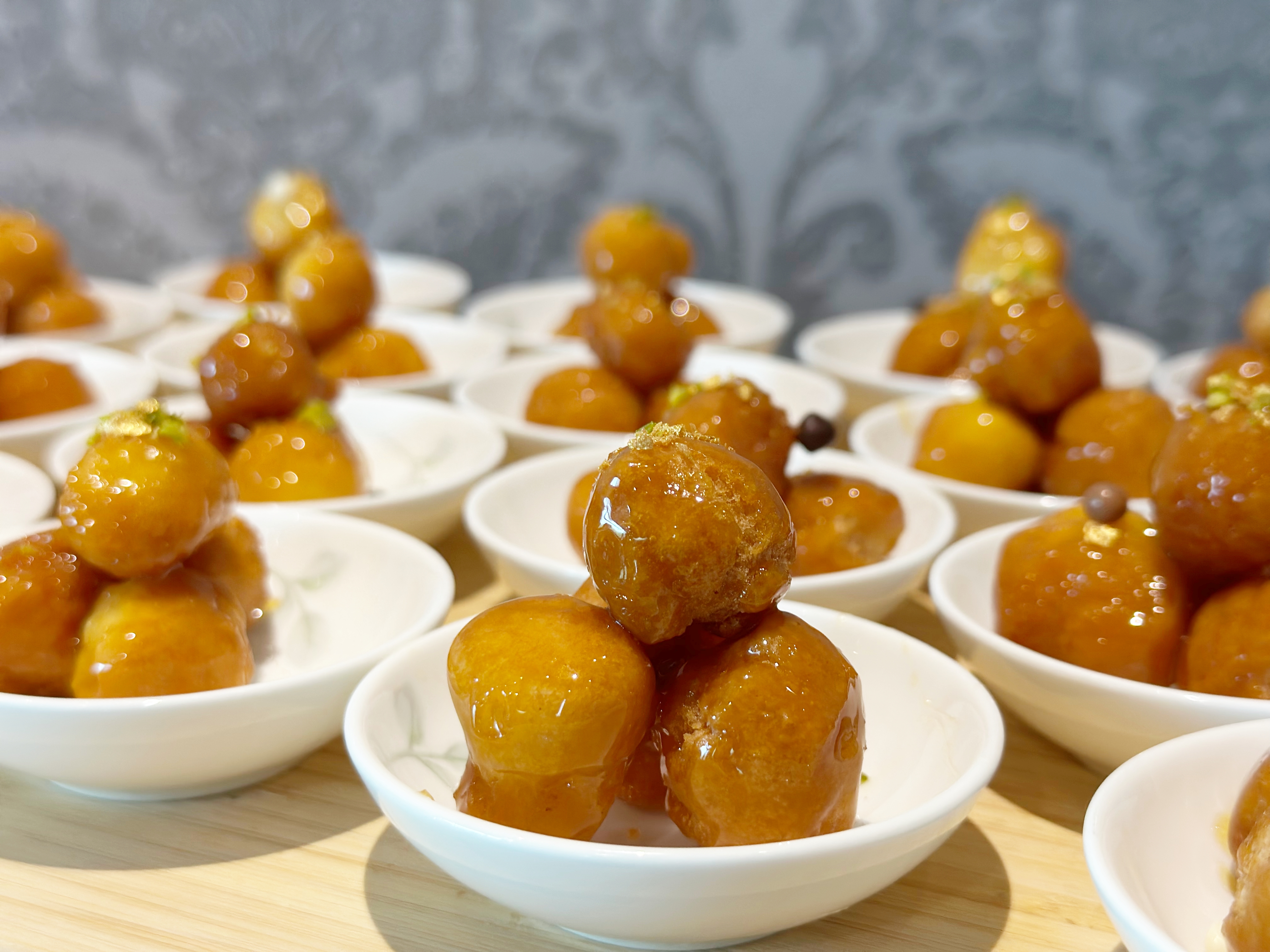 「義大利蜂蜜糖球（Struffoli）」是義大利人聖誔節必吃的小點心，改良後製成更適合入口的大小。