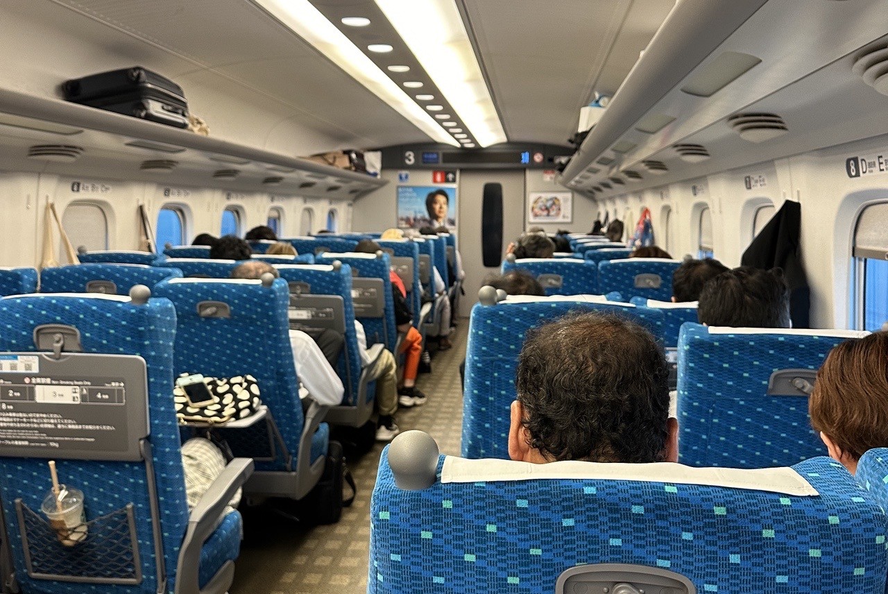 有網友反應，在日本新幹線上遇到一名男乘客在座位上做出疑似打手槍的動作，但竟無法制止。（新幹線示意圖，陳凱俊攝）