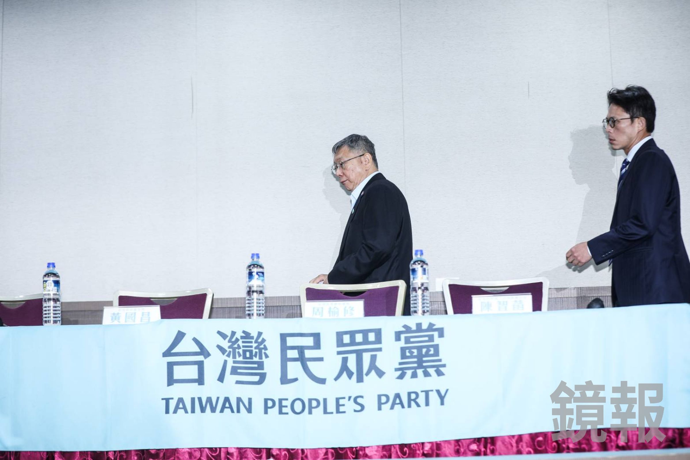 台北地院昨宣判一審結果，民眾黨前黨主席柯文哲遭判應執行17年有期徒刑、褫奪公權6年。（鏡報鄒保祥攝）