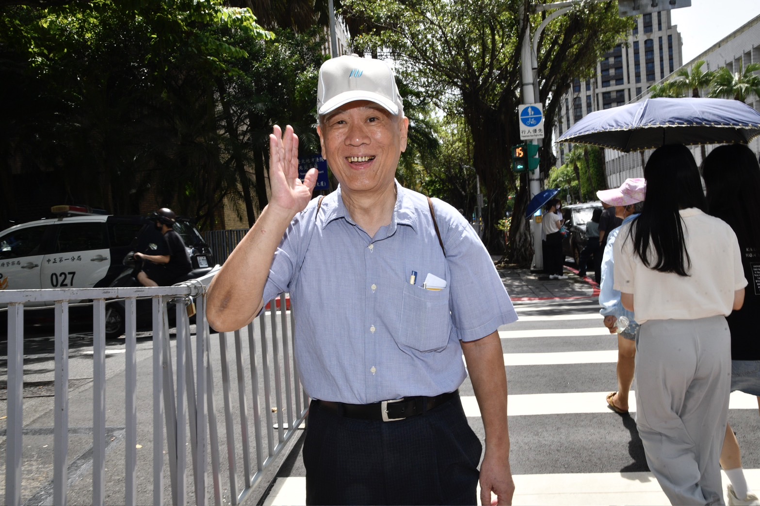 黃台生當時反對容積獎勵,今日遭傳喚說明都面帶微笑。