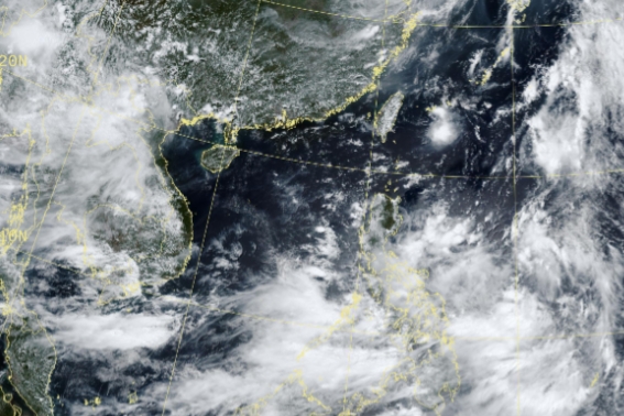 第6號颱風「薇帕」最快明日升成。（翻攝自中央氣象署官網）