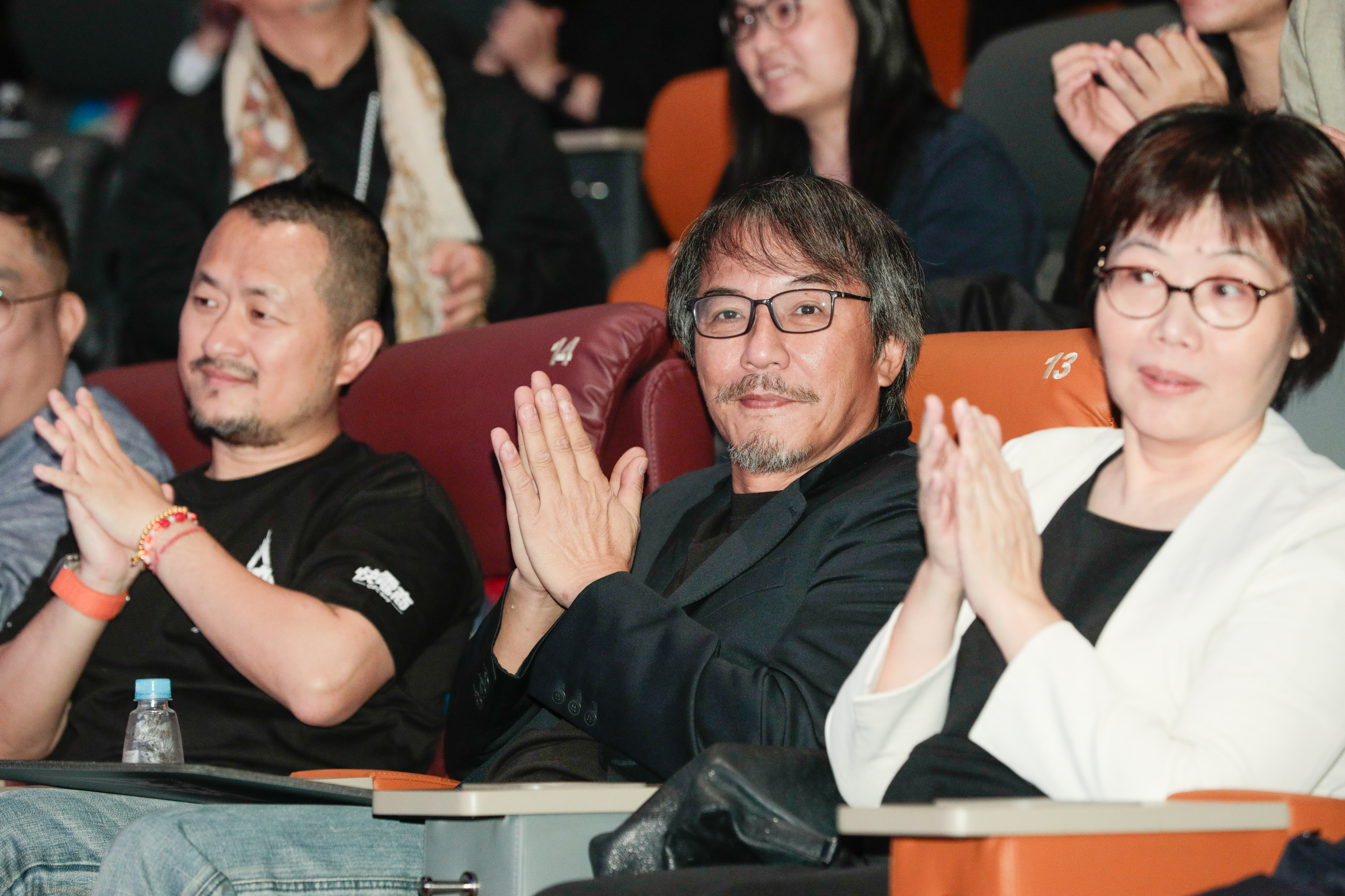 平常絕跡宣傳活動的戴立忍代表《功夫》劇組，與導演九把刀、監製盧維君出席記者會，但沒接受媒體訪問就離去。右為文化部影視及流行音樂產業局局長王淑芳。