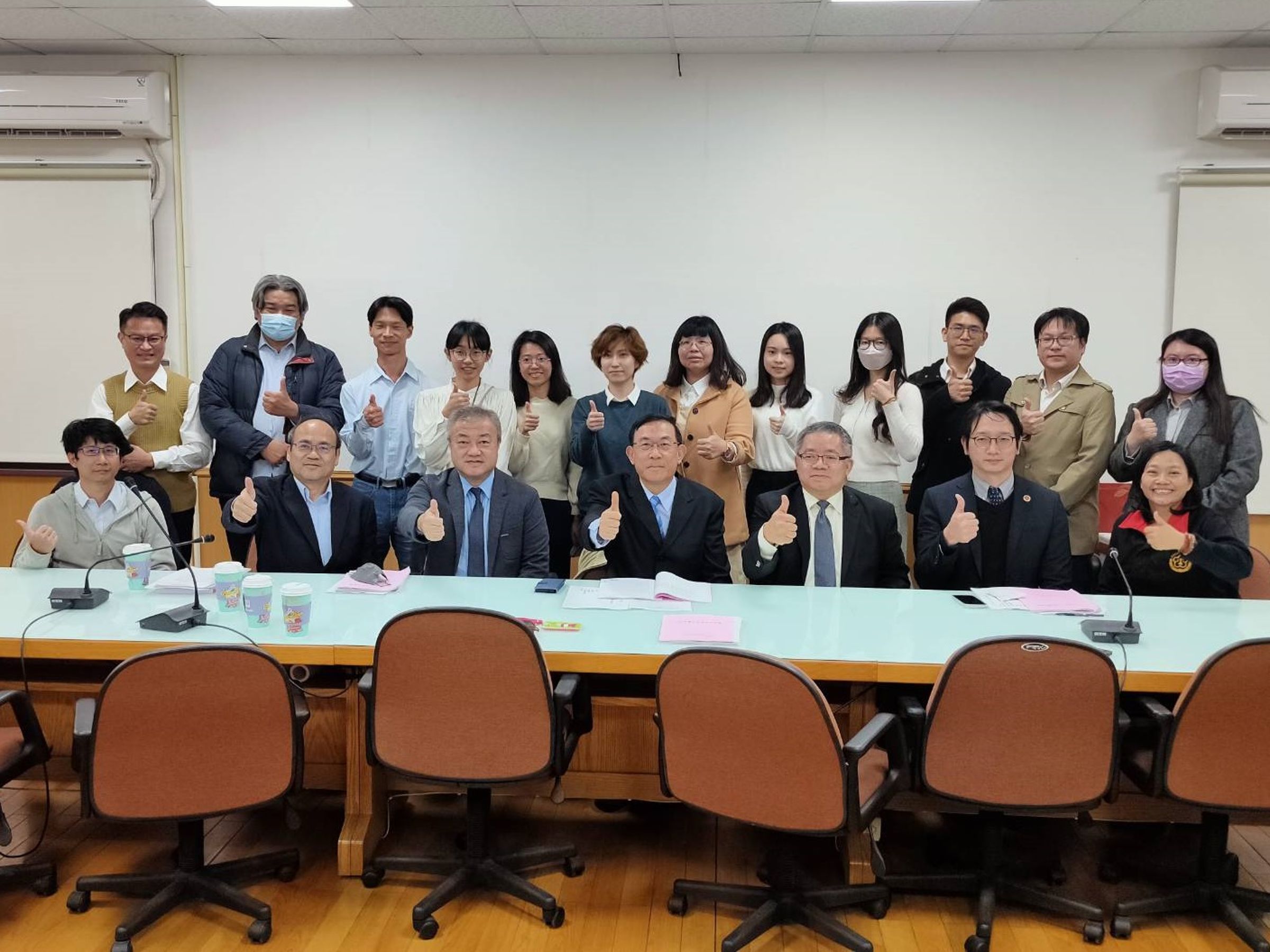 檢察總長邢泰釗親赴苗栗、雲林及彰化等地,感謝基層同仁查賄辛勞。(最高檢提供)