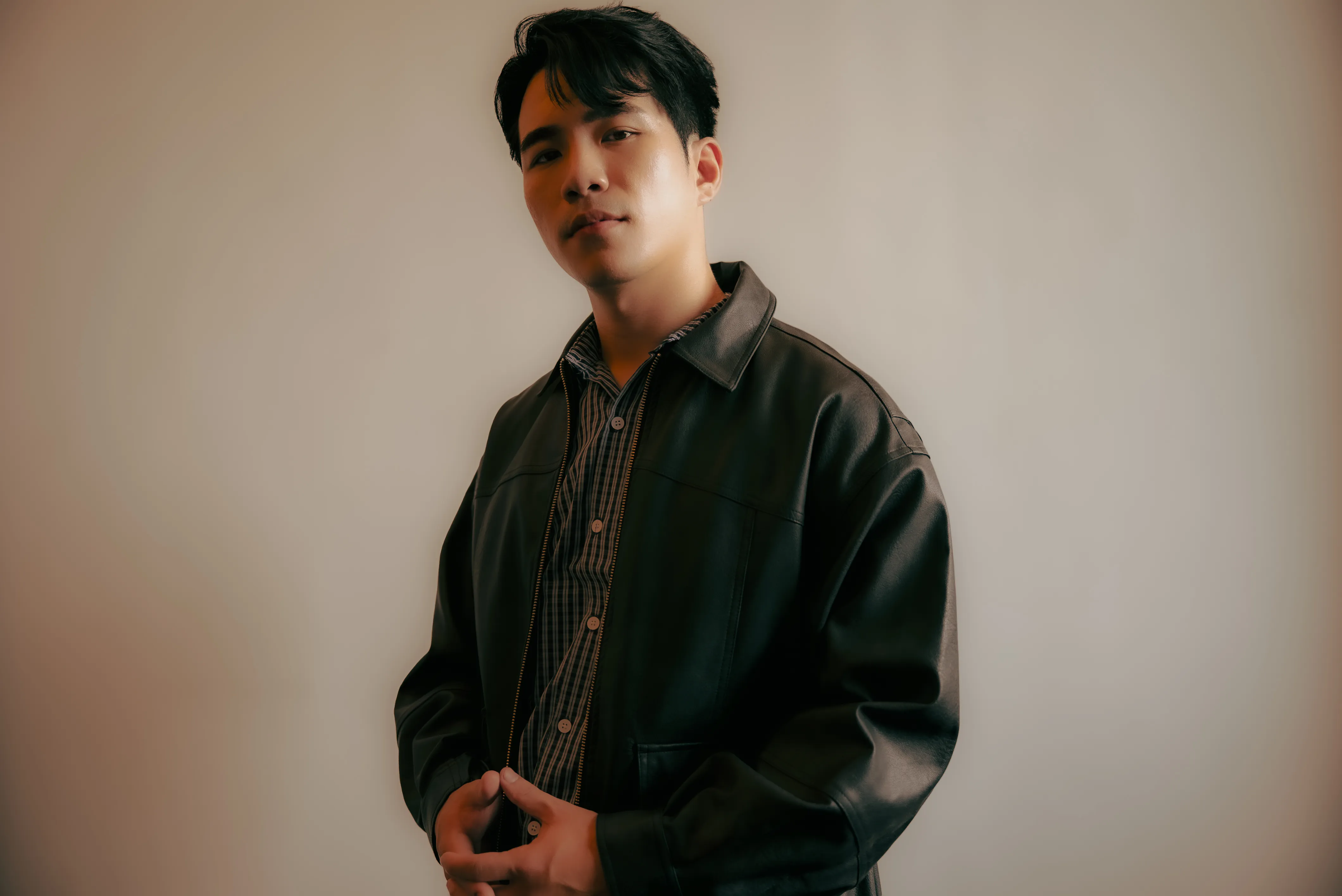 新人黃珌JunJ推出新單曲〈要好好的〉。（圖／Still Photographer 周子厚SMOKE提供）
