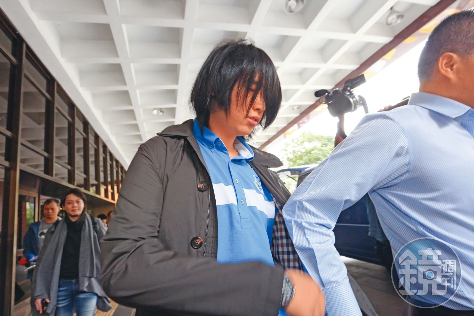 王文洋摔床骨折3/砸5千萬買大提琴、送倫敦豪宅寵兒 王文洋與兒失聯成開撕呂安妮導火線