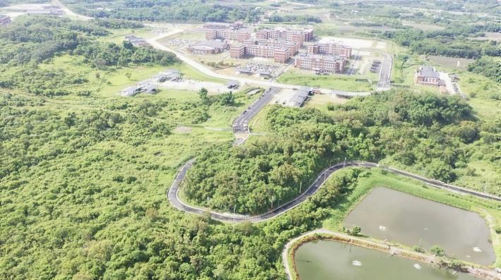 第三條聯外道路串聯營區與台19甲線，完善營區聯外交通路網。