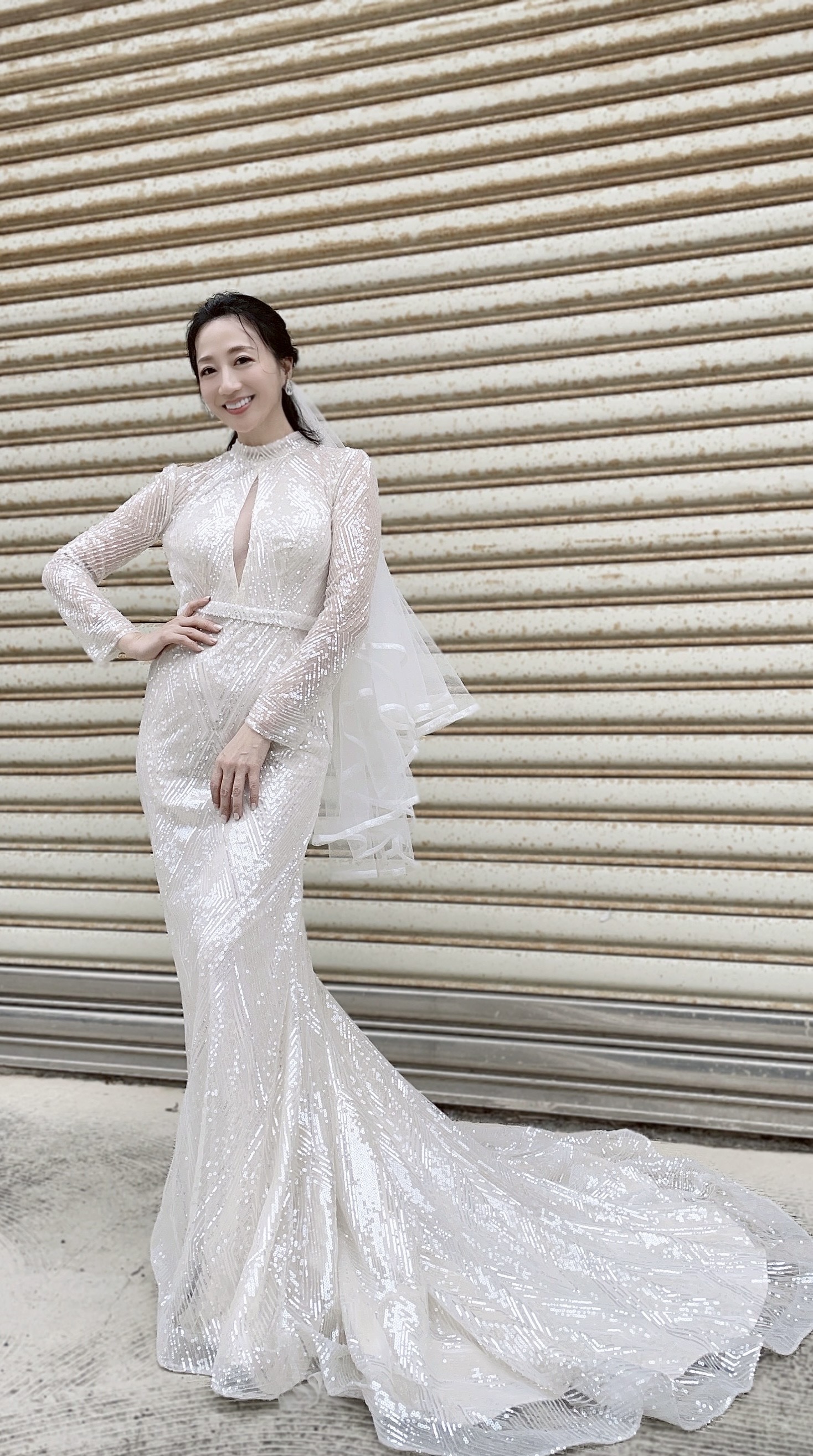 潘奕如第一次在八點檔穿婚紗，但其實已經非常有婚紗模特兒經驗。（民視提供）