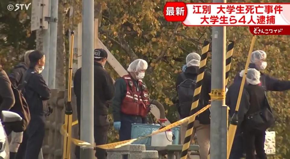 死者遭虐待長達2小時後致死，最終在公園被發現。（翻攝NNN）